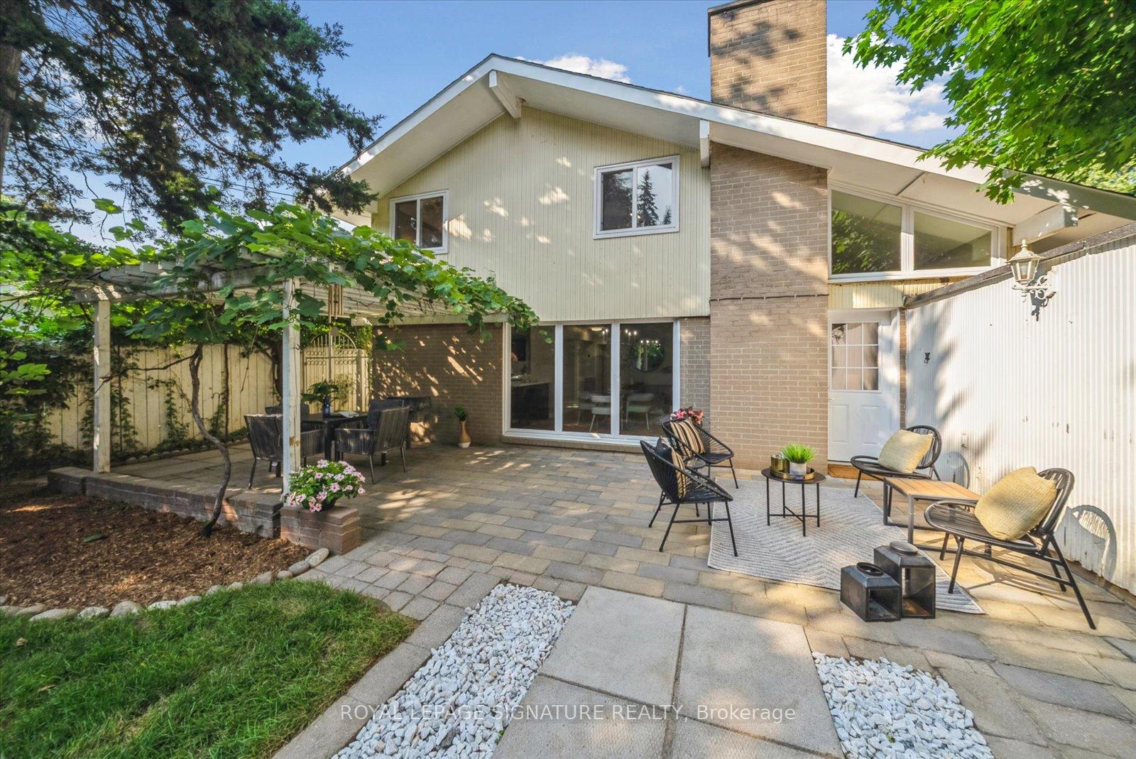 Photo 32 of 52 Munson Crescent, Scarborough, Bendale — HOMEH