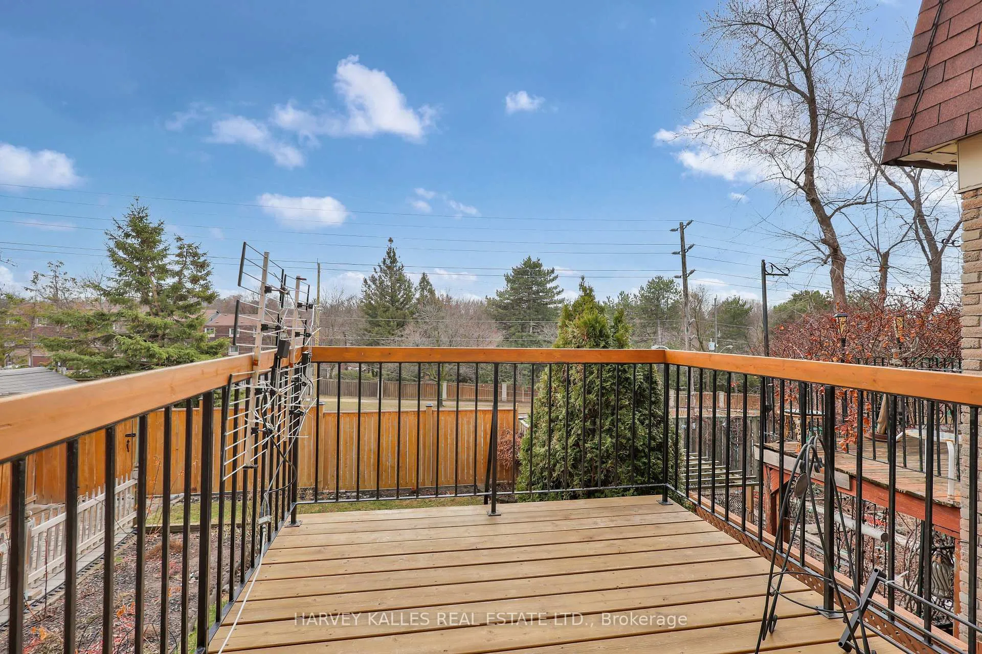 Photo 12 of 47 Aberfeldy Crescent, Markham, German Mills — HOMEH