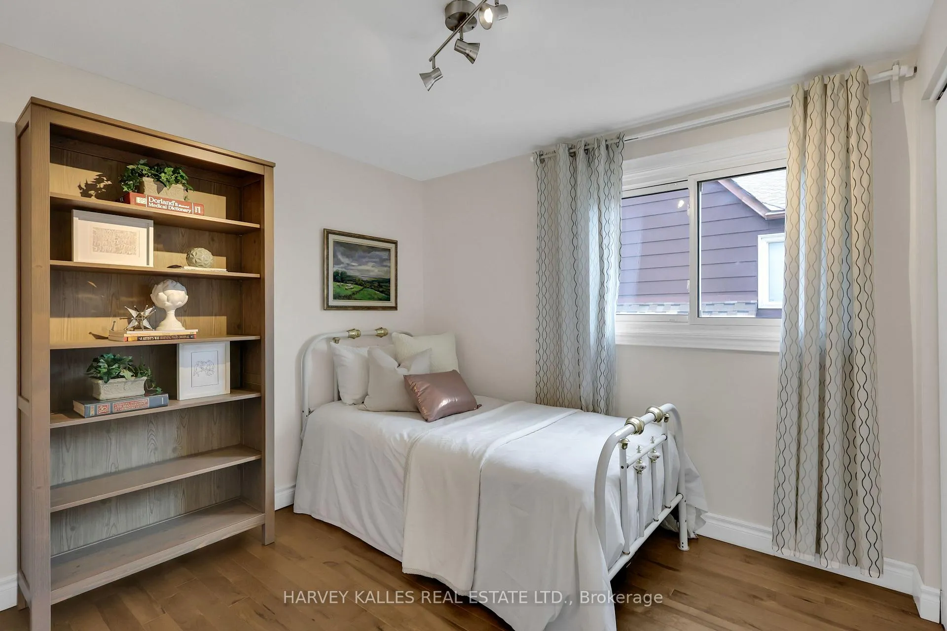 Photo 23 of 47 Aberfeldy Crescent, Markham, German Mills — HOMEH