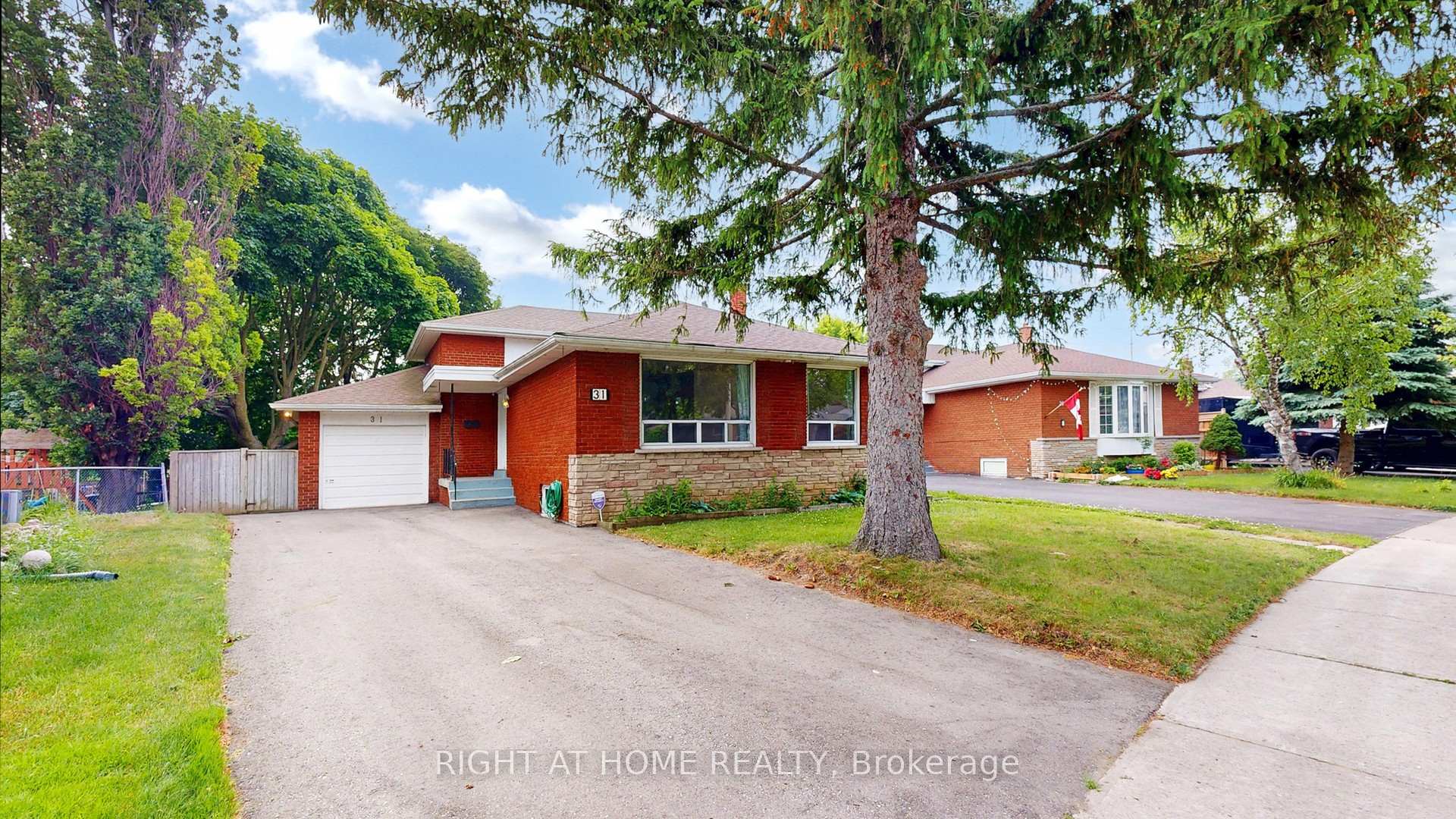 Photo 1 of 31 Amberjack Boulevard, Scarborough, Woburn — HOMEH