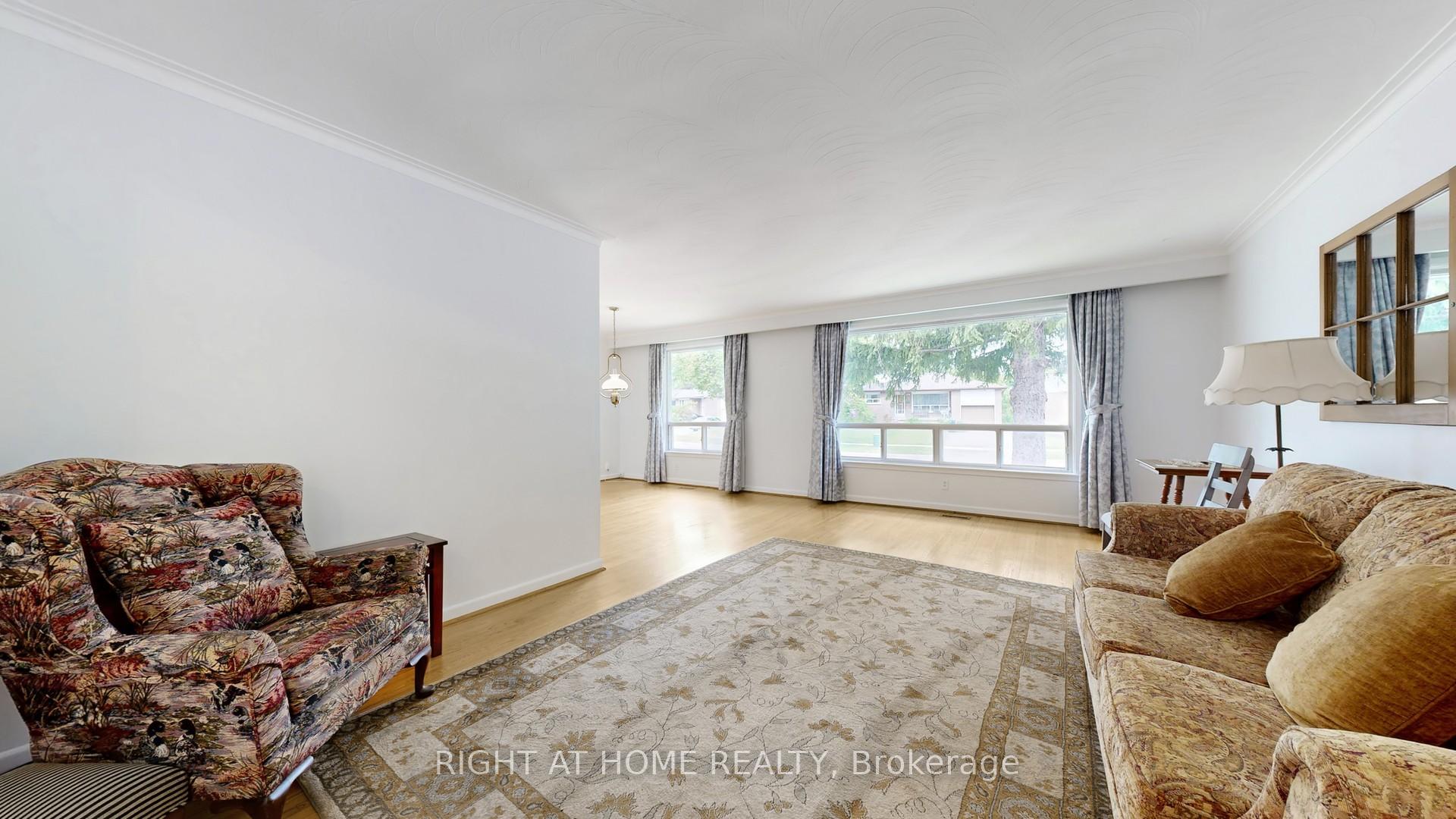 Photo 3 of 31 Amberjack Boulevard, Scarborough, Woburn — HOMEH