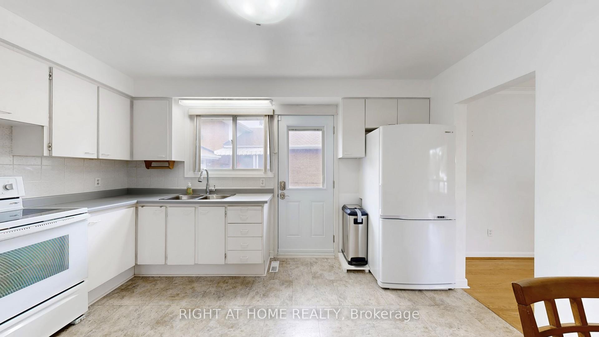 Photo 7 of 31 Amberjack Boulevard, Scarborough, Woburn — HOMEH