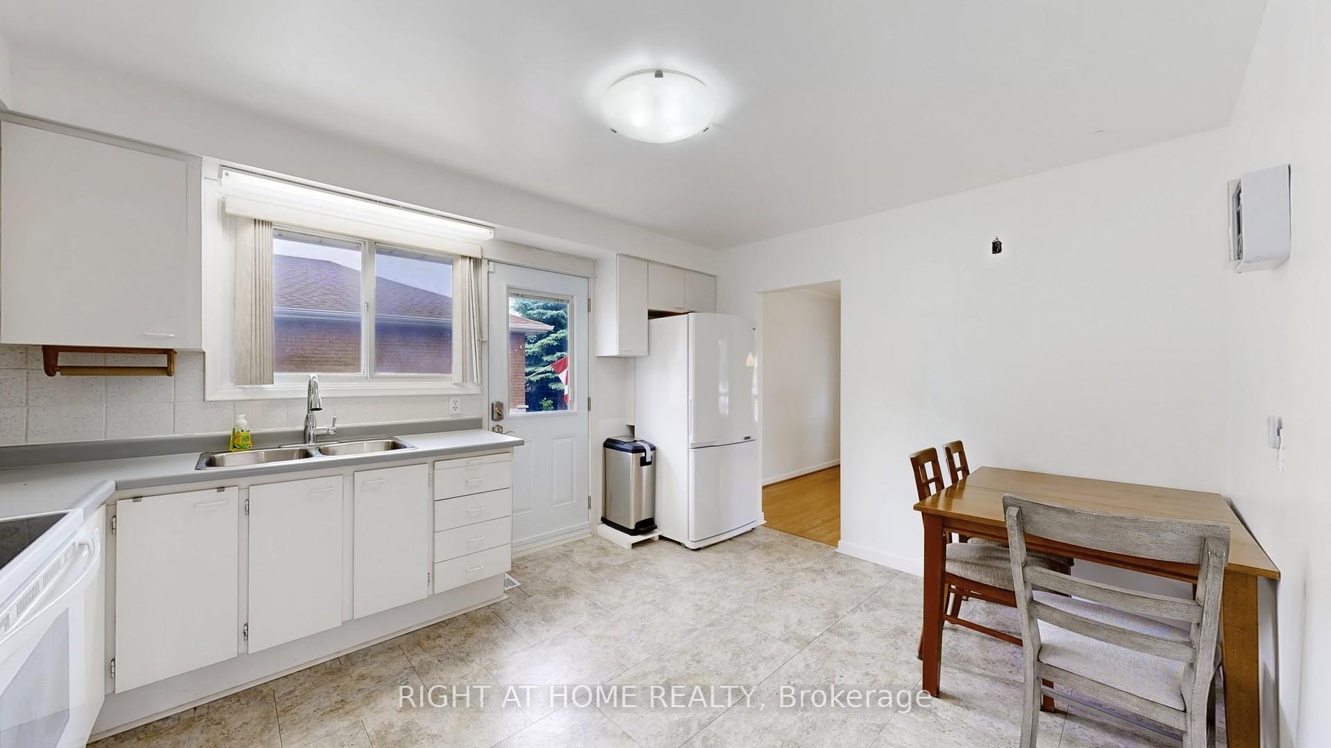 Photo 9 of 31 Amberjack Boulevard, Scarborough, Woburn — HOMEH