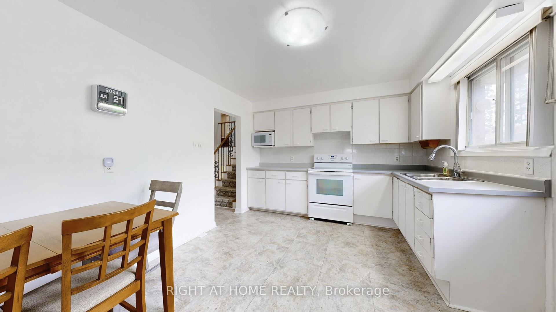 Photo 10 of 31 Amberjack Boulevard, Scarborough, Woburn — HOMEH