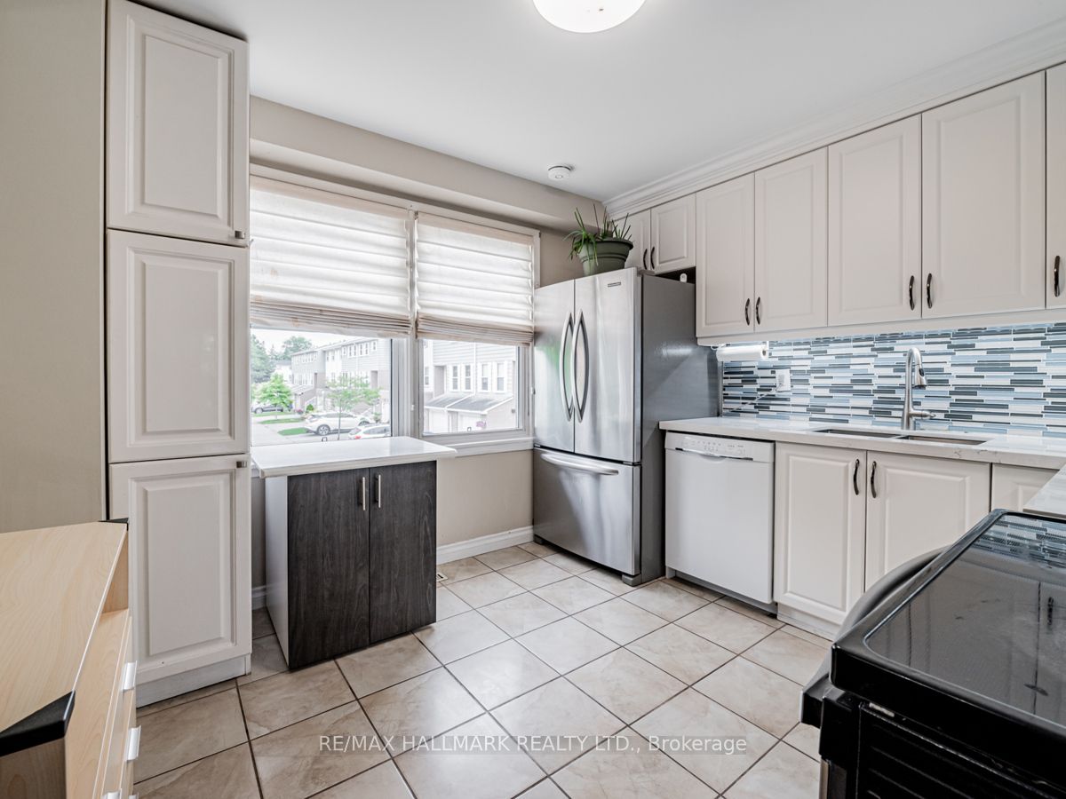 Photo 35 of 1660 John Street, Markham, Bayview Fairway-Bayview Country Club Estates — HOMEH