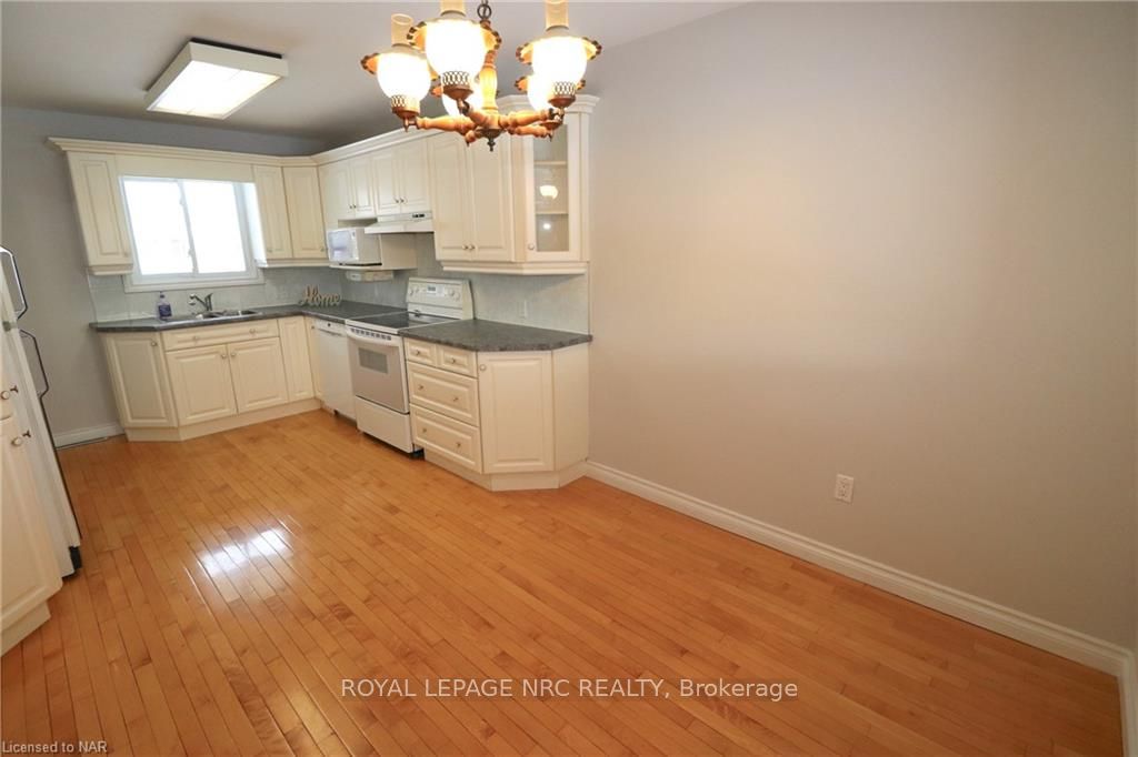 Photo 6 of 100 Richmond Street, Thorold, Thorold Downtown — HOMEH