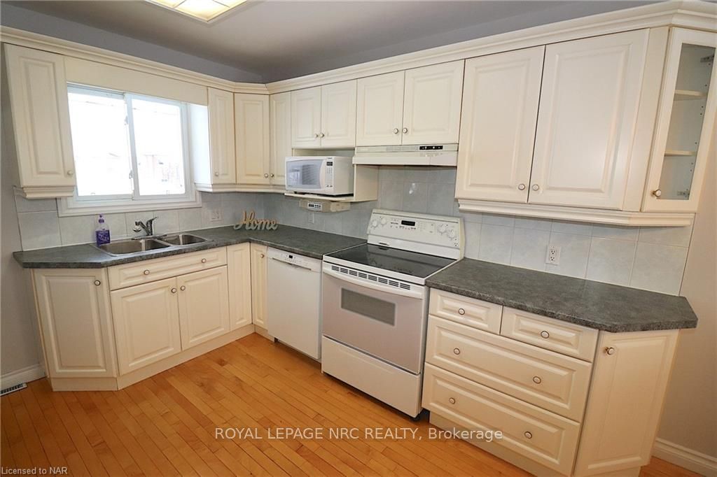 Photo 8 of 100 Richmond Street, Thorold, Thorold Downtown — HOMEH