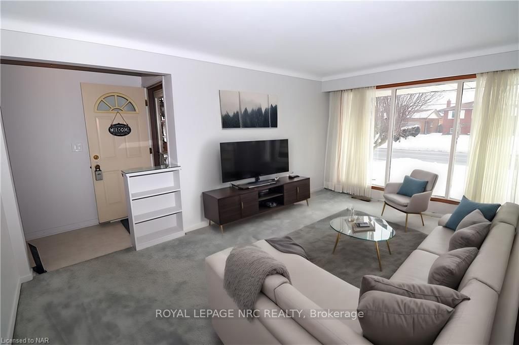 Photo 10 of 100 Richmond Street, Thorold, Thorold Downtown — HOMEH