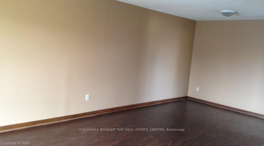 Photo 4 of Unit BEDRM 5, 3 Baxter Crescent, Thorold, Confederation Heights — HOMEH