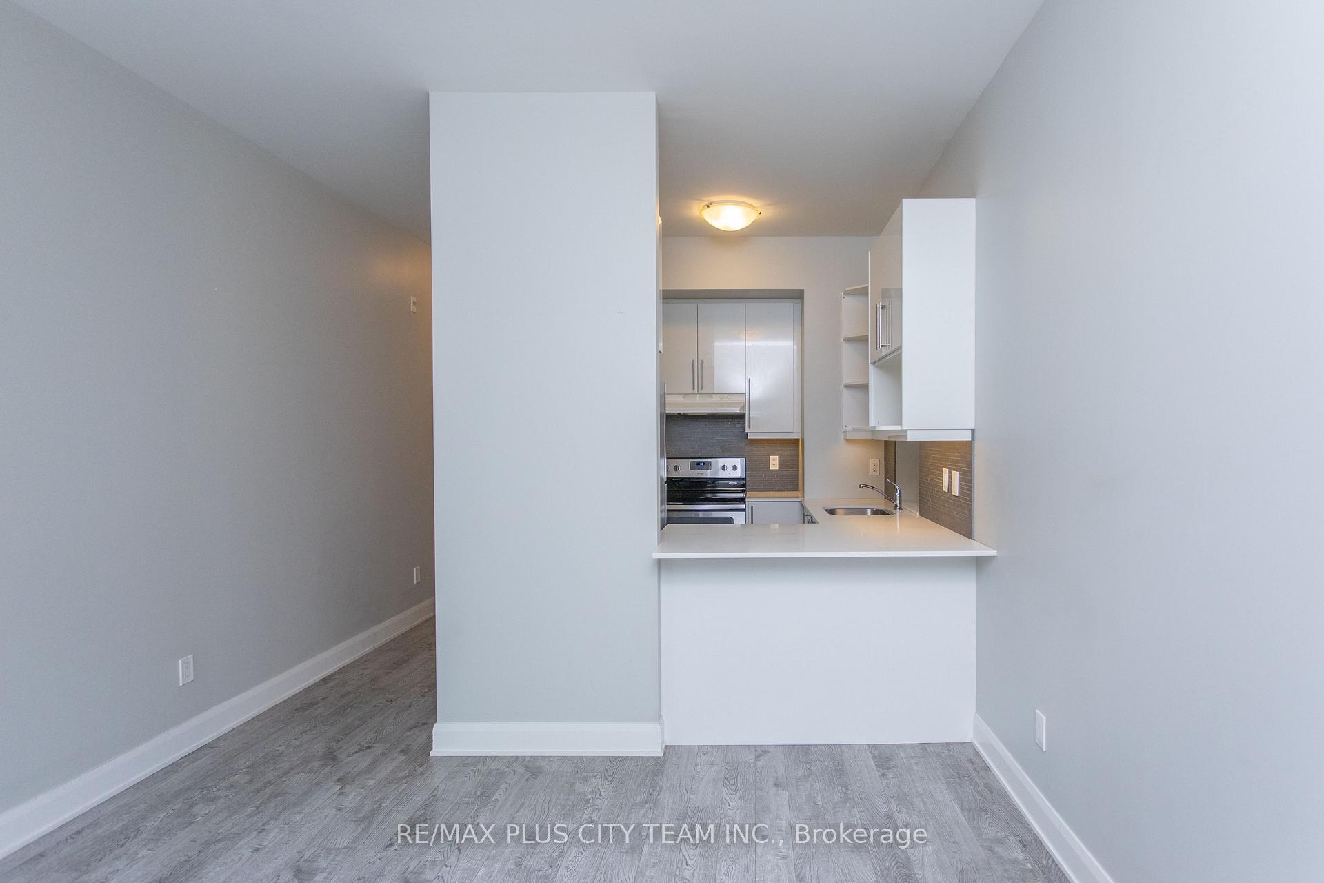 Photo 3 of Unit 107, 686 Bathurst Street, Toronto, Palmerston-Little Italy — HOMEH
