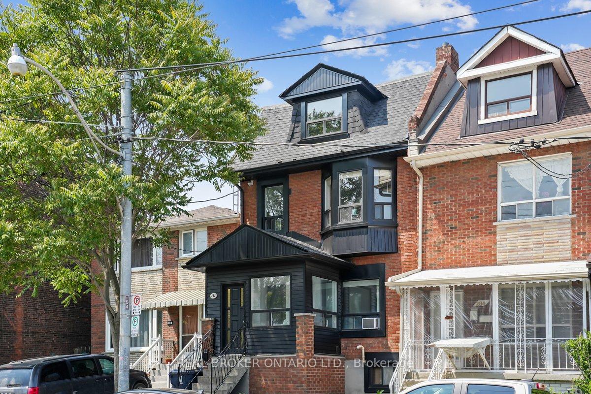 Front of Unit BSMT, 282 Ossington Avenue