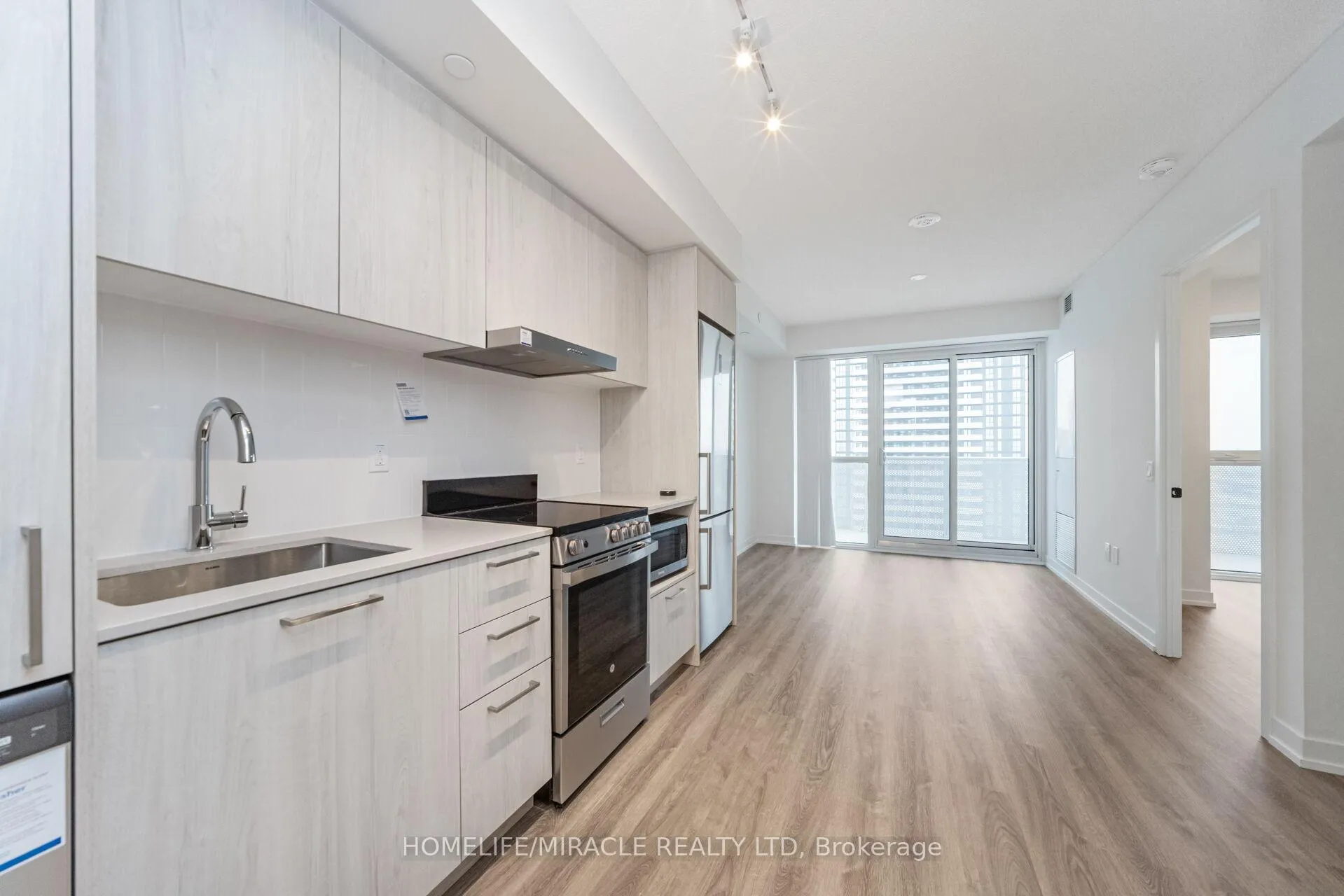 Photo 7 of Unit 3717, 195 Commerce Street, Vaughan, Vaughan Corporate Centre — HOMEH