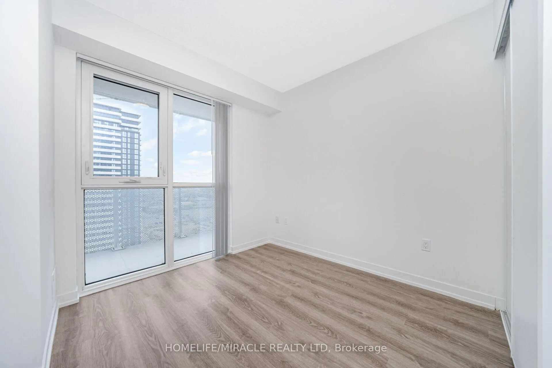 Photo 10 of Unit 3717, 195 Commerce Street, Vaughan, Vaughan Corporate Centre — HOMEH