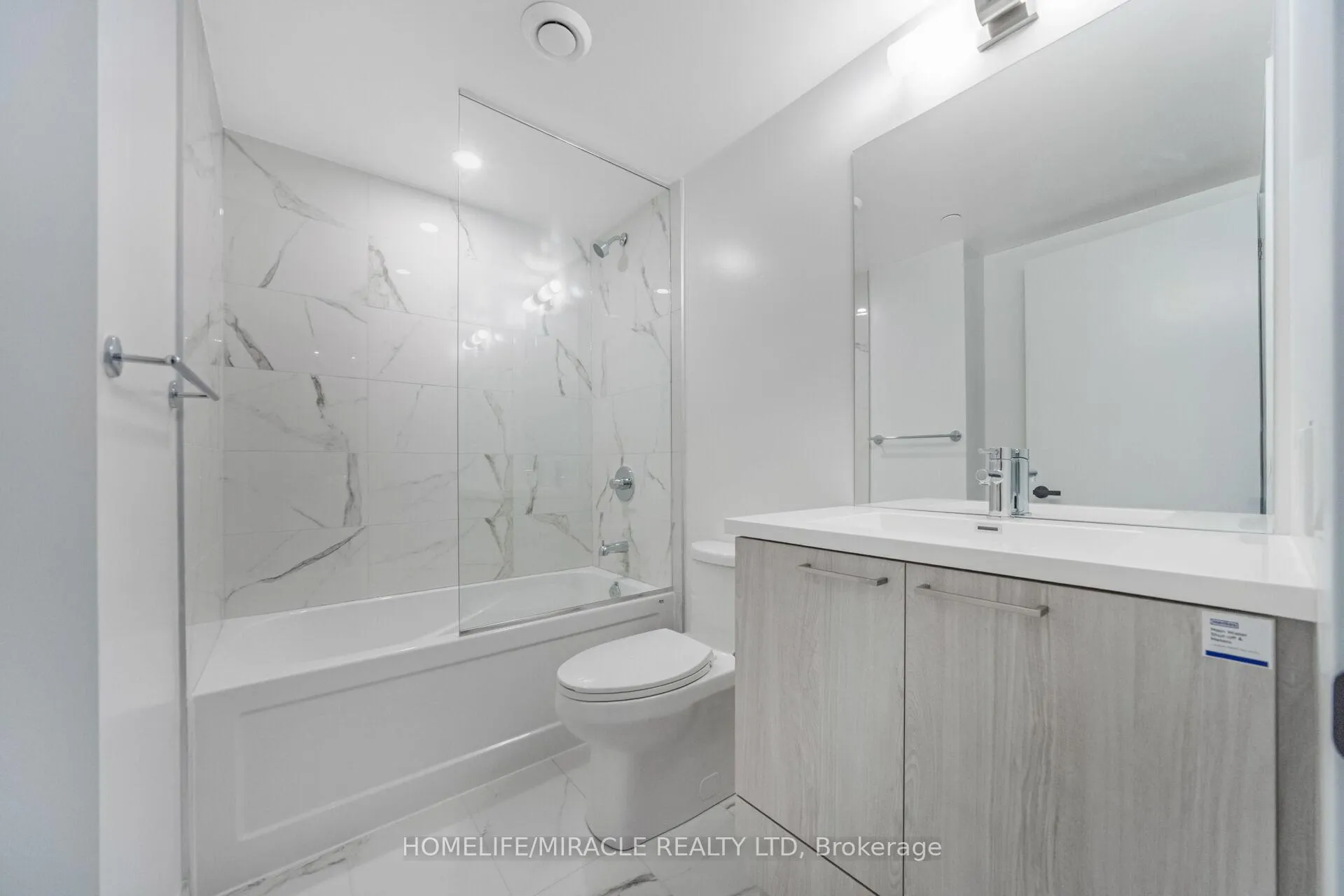 Photo 12 of Unit 3717, 195 Commerce Street, Vaughan, Vaughan Corporate Centre — HOMEH