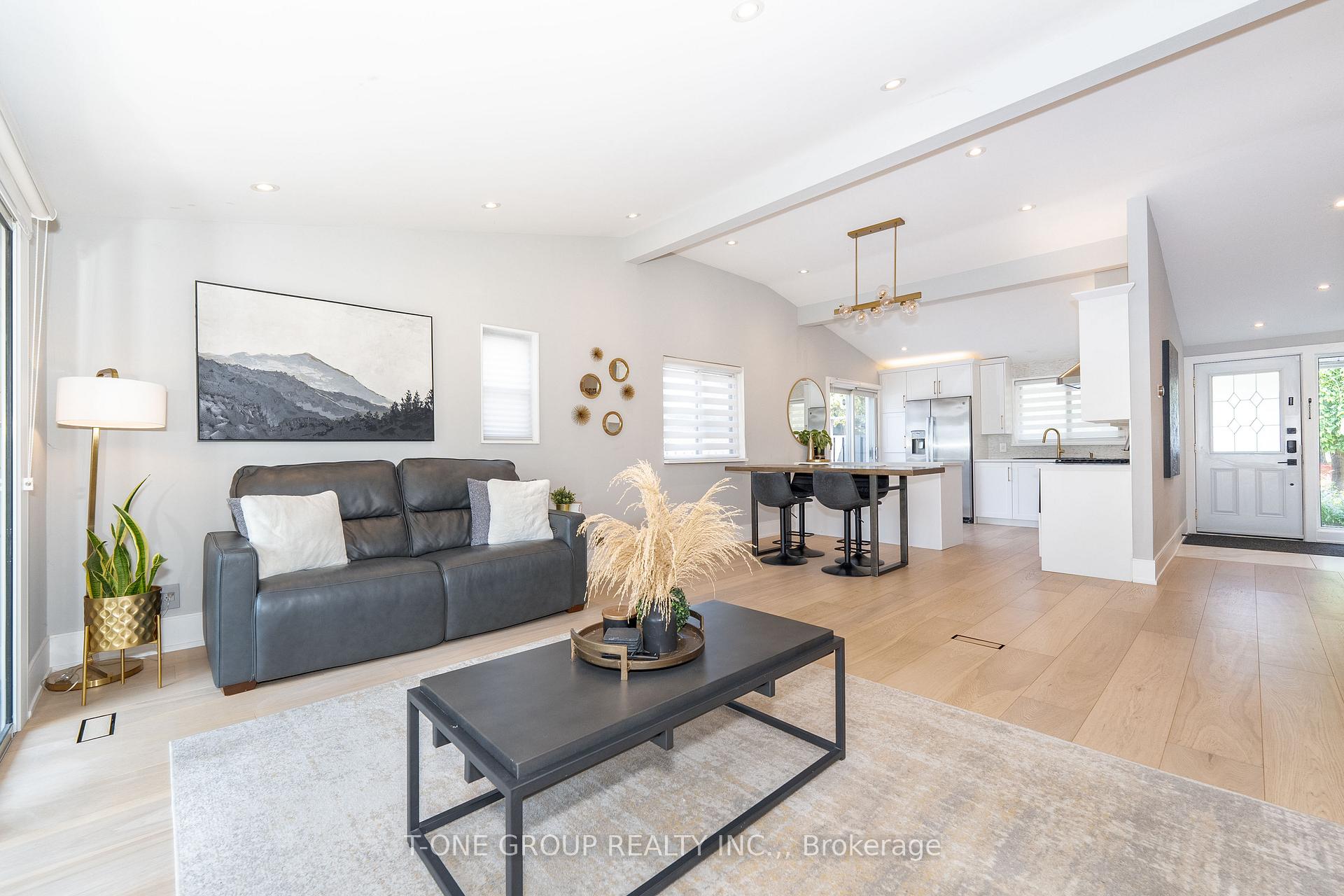 Photo 10 of 10 Brookridge Drive W, Scarborough, Bendale — HOMEH