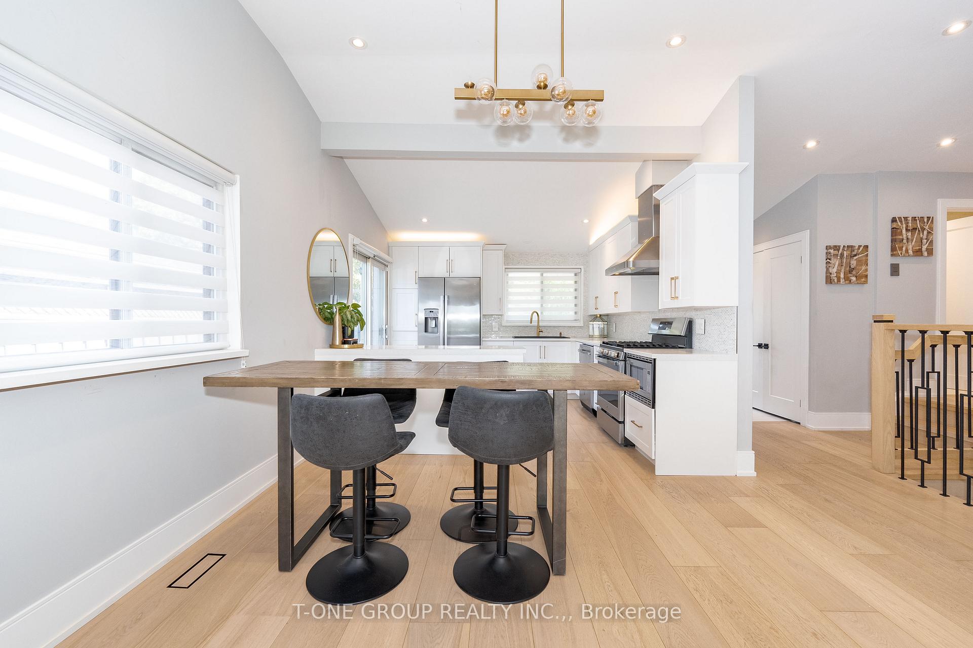 Photo 12 of 10 Brookridge Drive W, Scarborough, Bendale — HOMEH