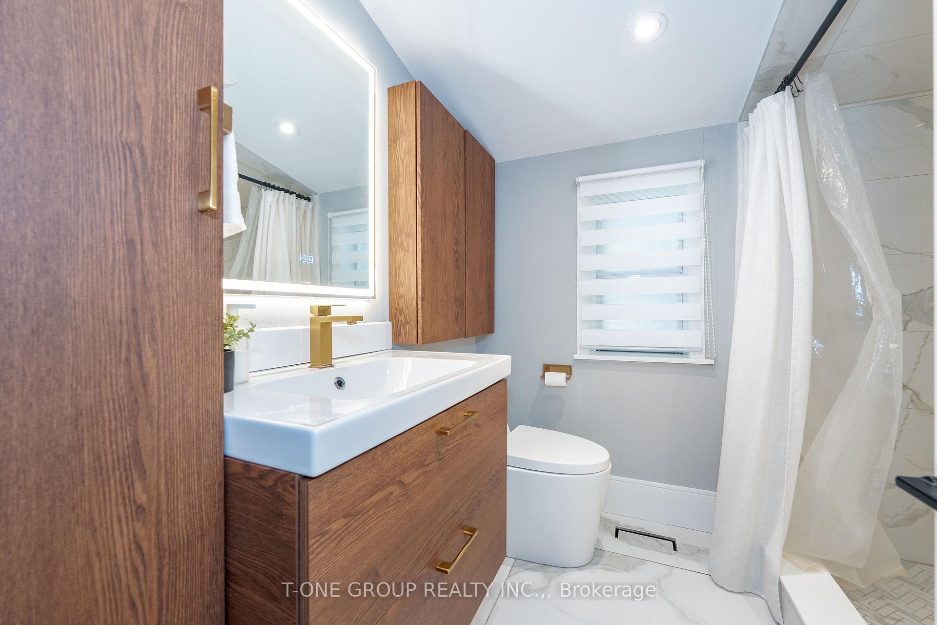Photo 19 of 10 Brookridge Drive W, Scarborough, Bendale — HOMEH