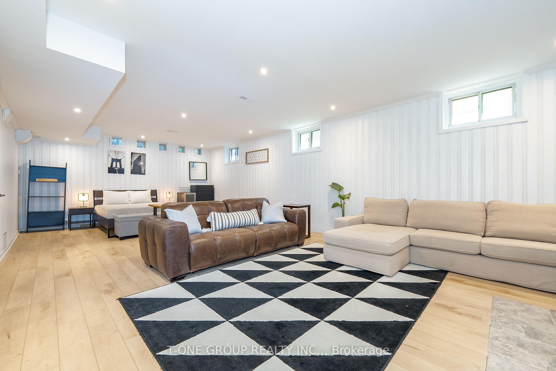 Photo 28 of 10 Brookridge Drive W, Scarborough, Bendale — HOMEH