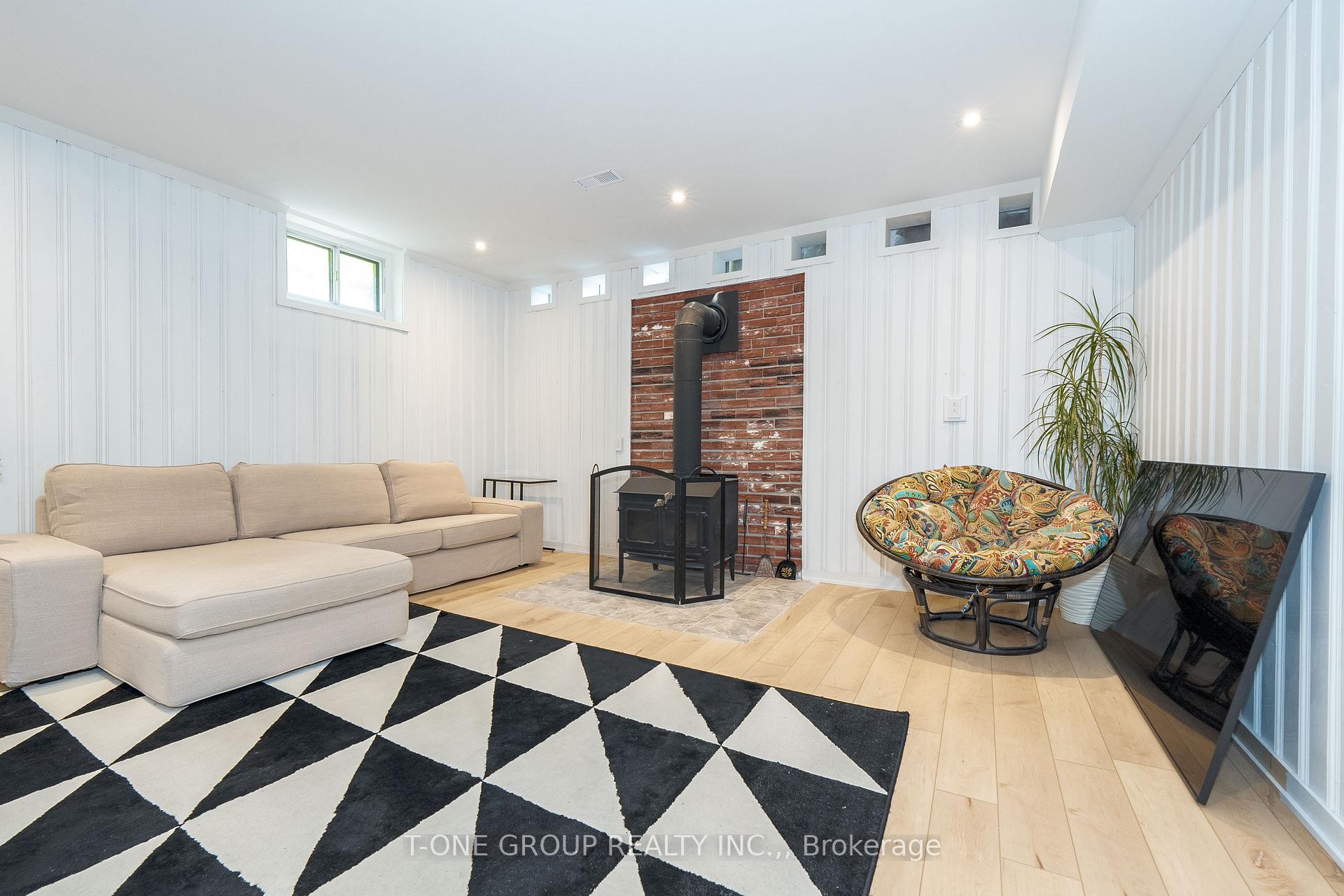 Photo 29 of 10 Brookridge Drive W, Scarborough, Bendale — HOMEH