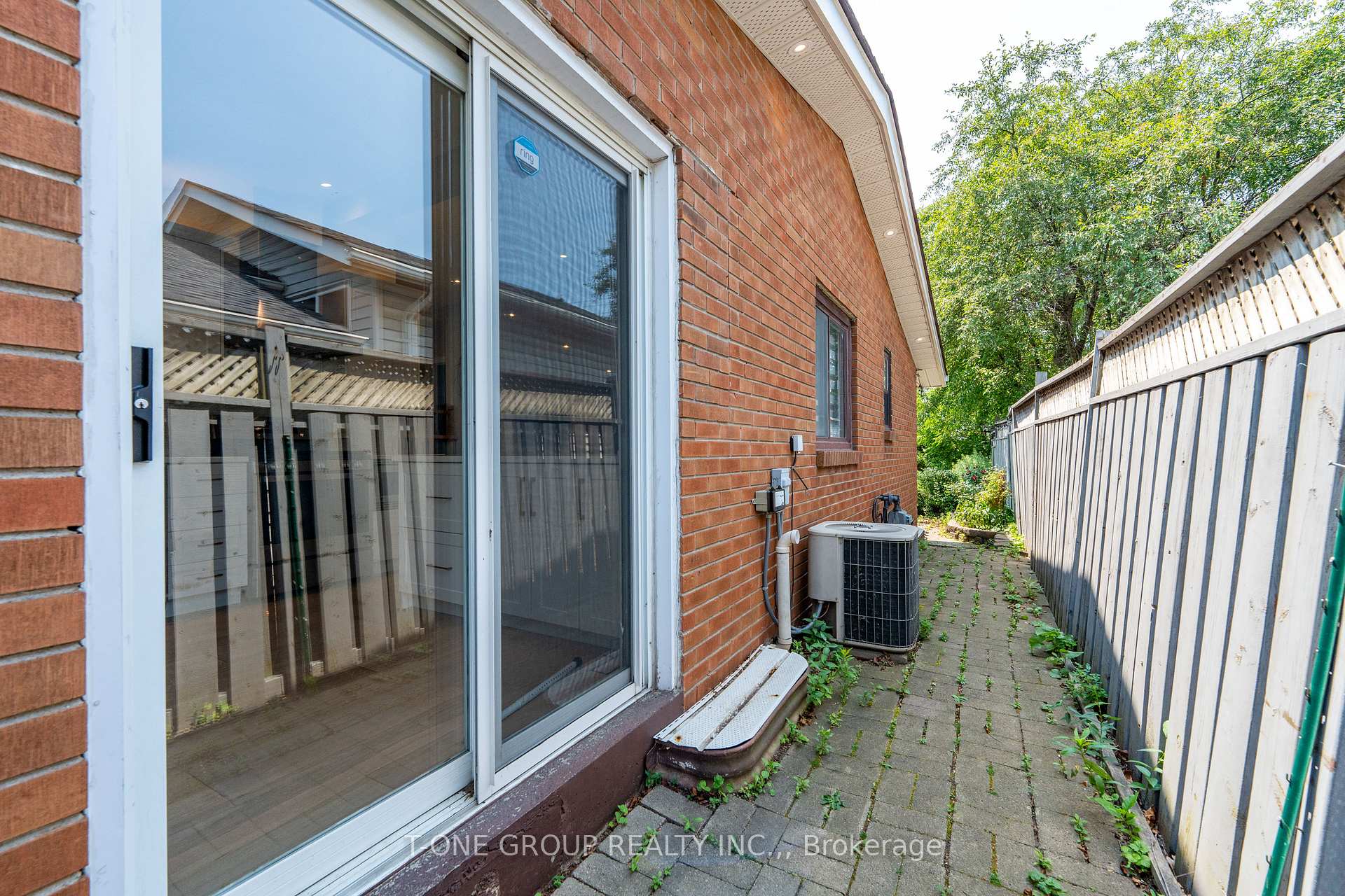 Photo 34 of 10 Brookridge Drive W, Scarborough, Bendale — HOMEH