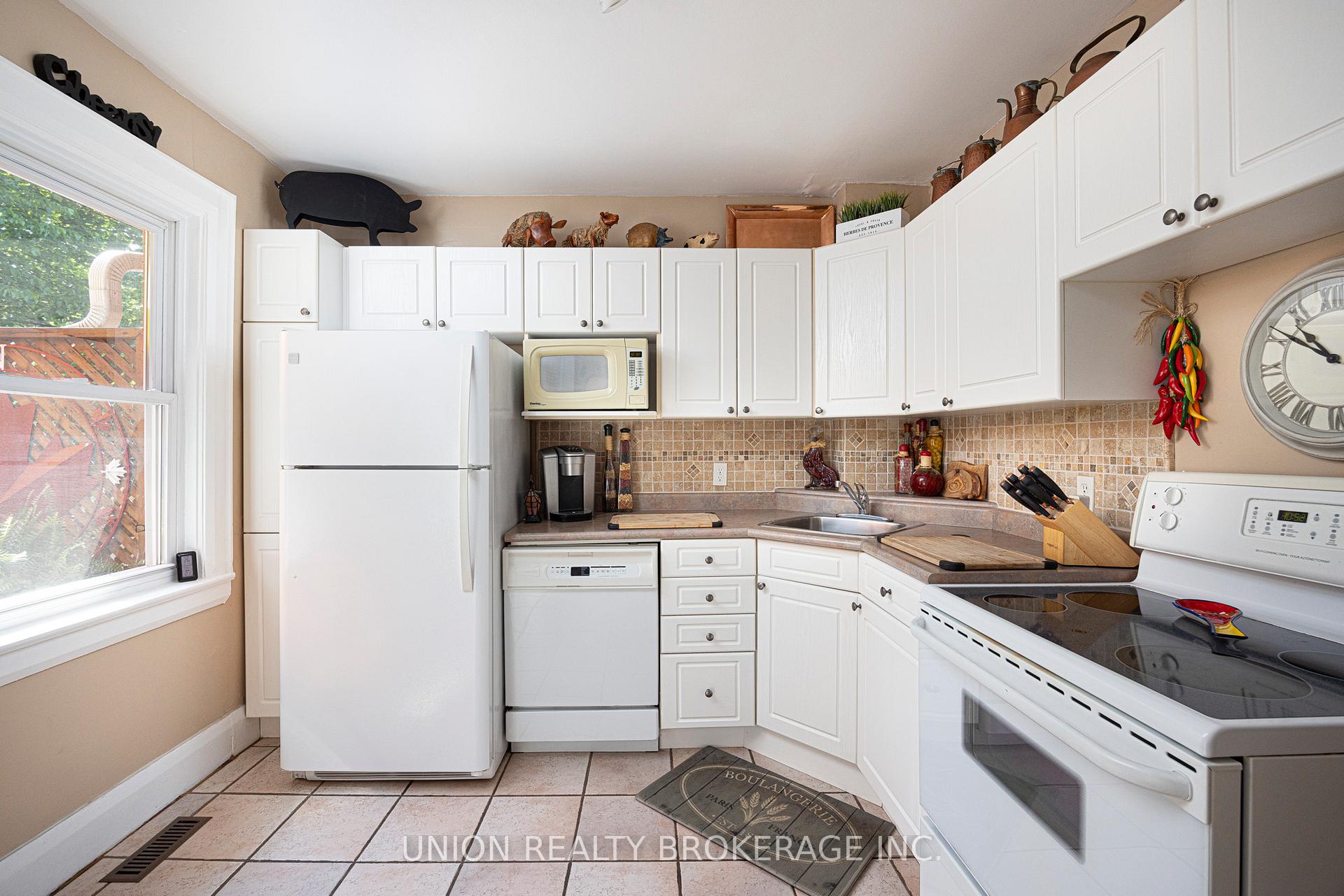 Photo 17 of 49 Valhalla Boulevard, Scarborough, Birchcliffe-Cliffside — HOMEH