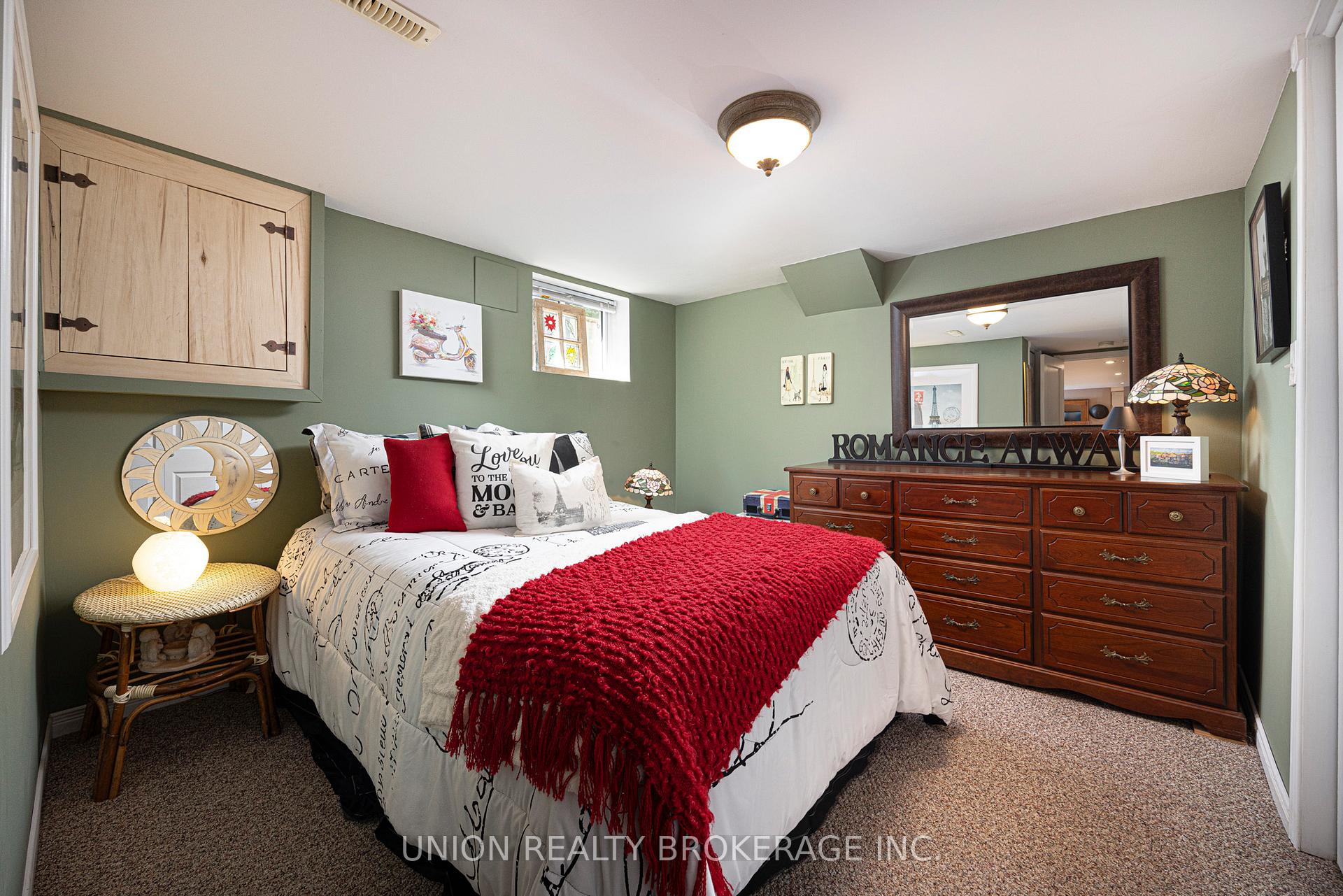 Photo 24 of 49 Valhalla Boulevard, Scarborough, Birchcliffe-Cliffside — HOMEH