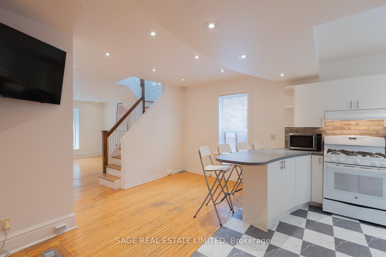 Photo 9 of Unit UPPER, 685 Euclid Avenue, Toronto, Palmerston-Little Italy — HOMEH