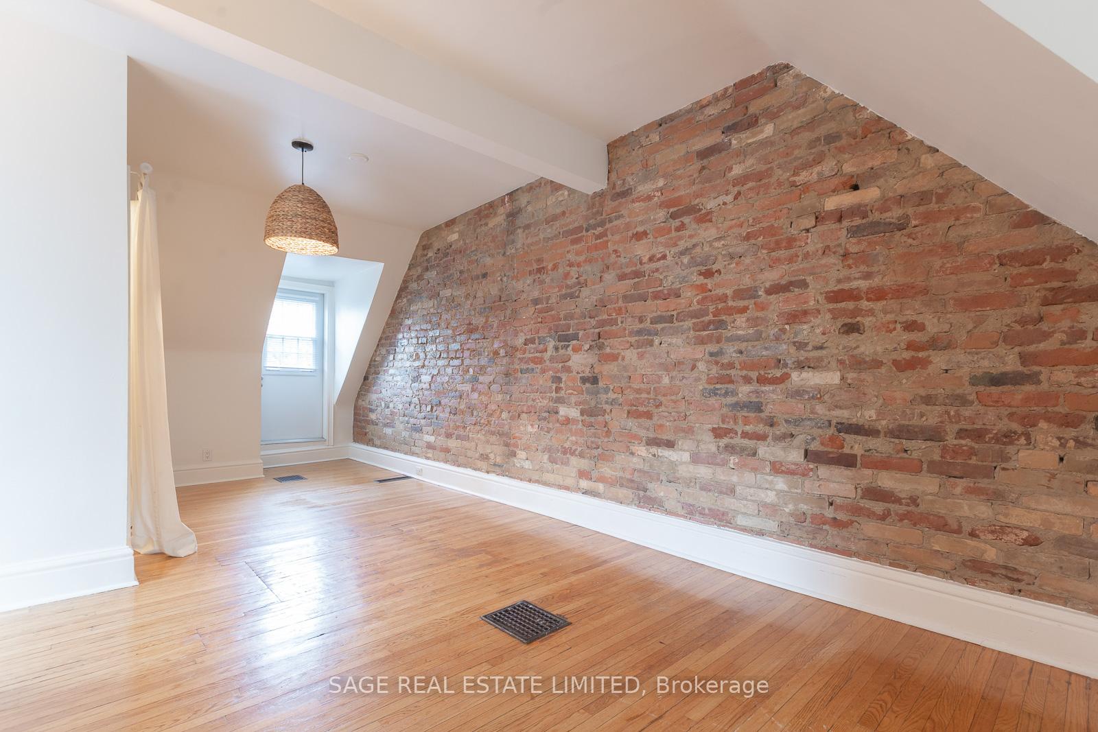 Photo 21 of Unit UPPER, 685 Euclid Avenue, Toronto, Palmerston-Little Italy — HOMEH