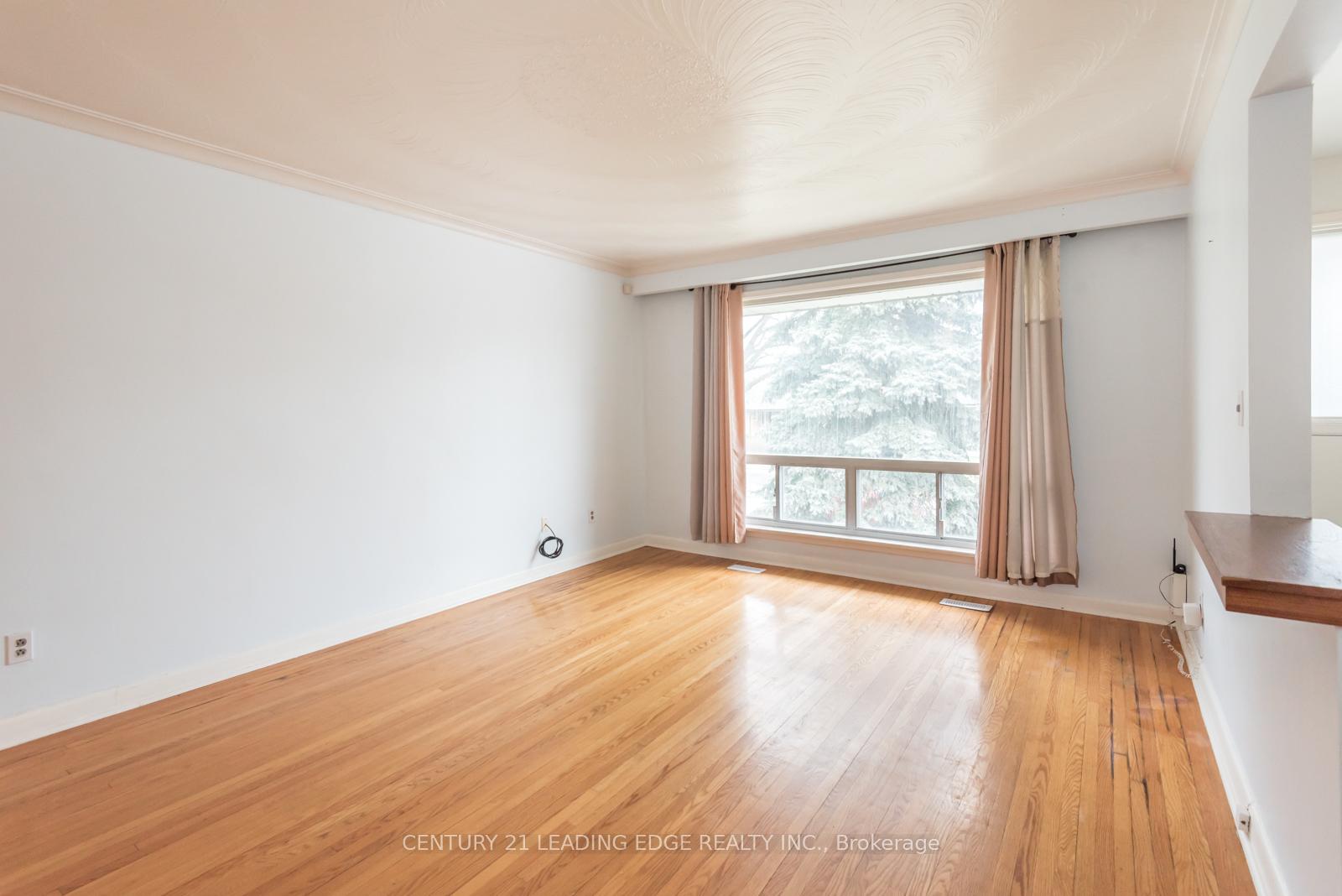 Photo 6 of Unit Upper, 18 Packard Boulevard, Scarborough, Bendale — HOMEH