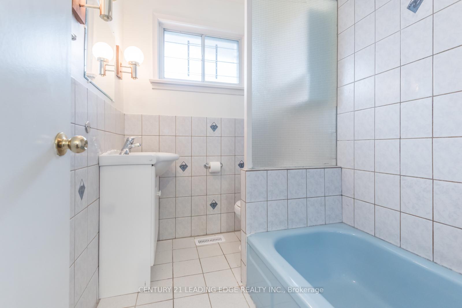 Photo 47 of Unit Upper, 18 Packard Boulevard, Scarborough, Bendale — HOMEH