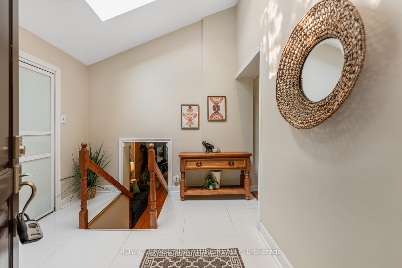 Photo 4 of 58 Par Avenue, Scarborough, Woburn — HOMEH