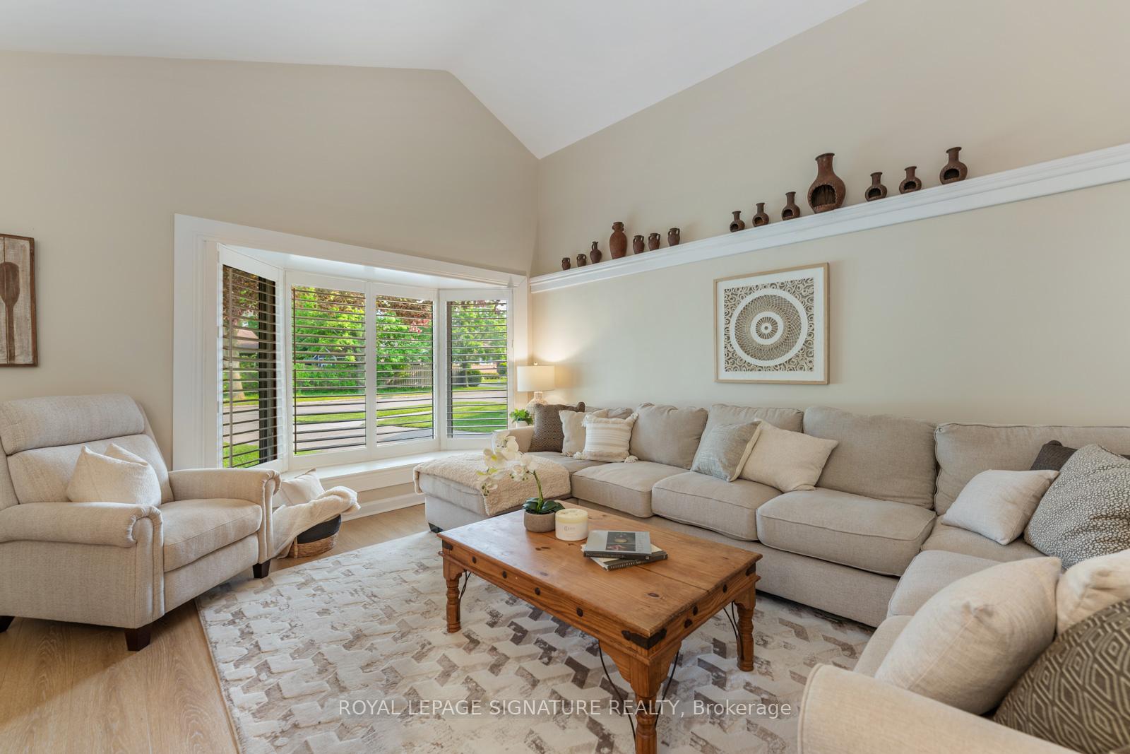 Photo 10 of 58 Par Avenue, Scarborough, Woburn — HOMEH