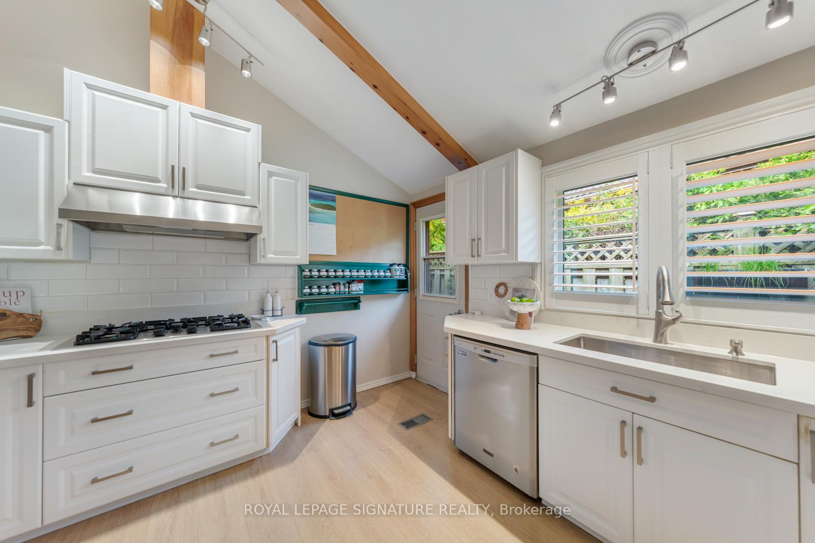Photo 29 of 58 Par Avenue, Scarborough, Woburn — HOMEH