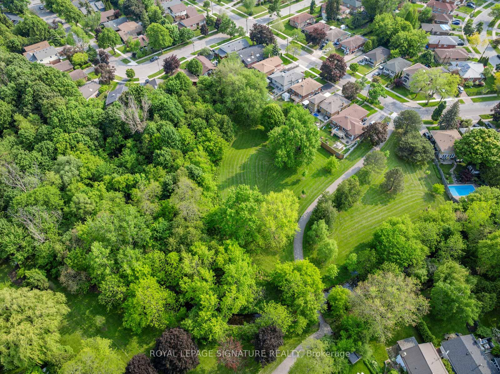 Photo 46 of 58 Par Avenue, Scarborough, Woburn — HOMEH