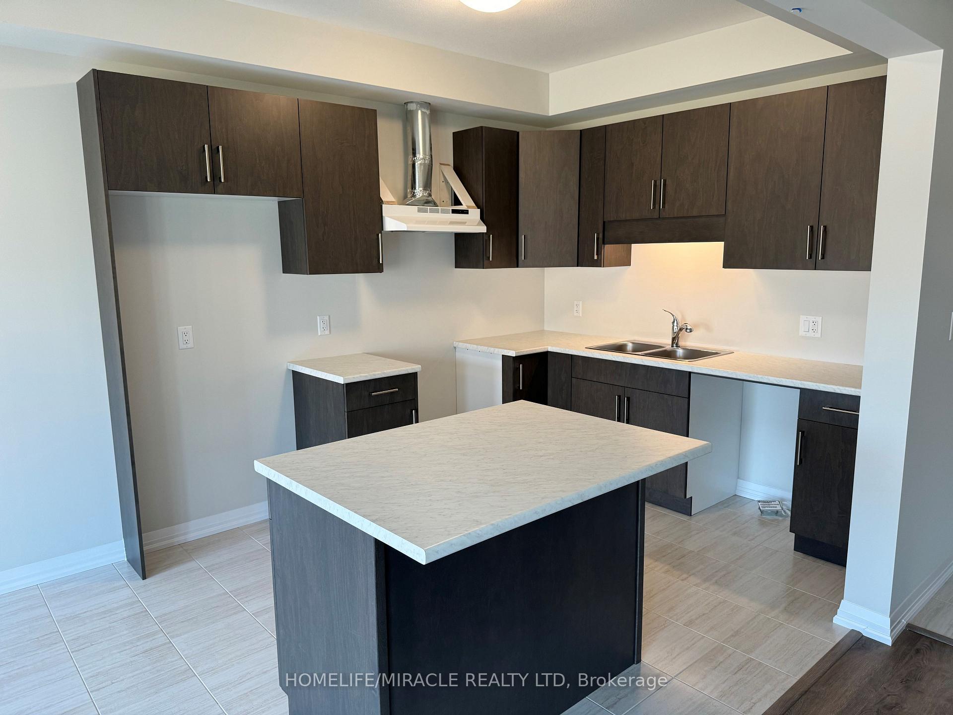 Photo 2 of 10 Whelan Court, Thorold, Hurricane/Merrittville — HOMEH
