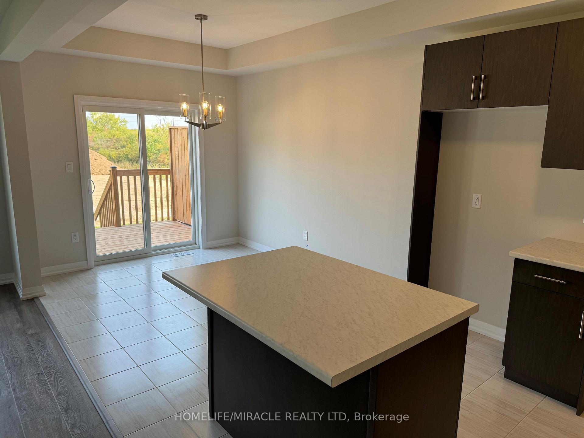Photo 3 of 10 Whelan Court, Thorold, Hurricane/Merrittville — HOMEH