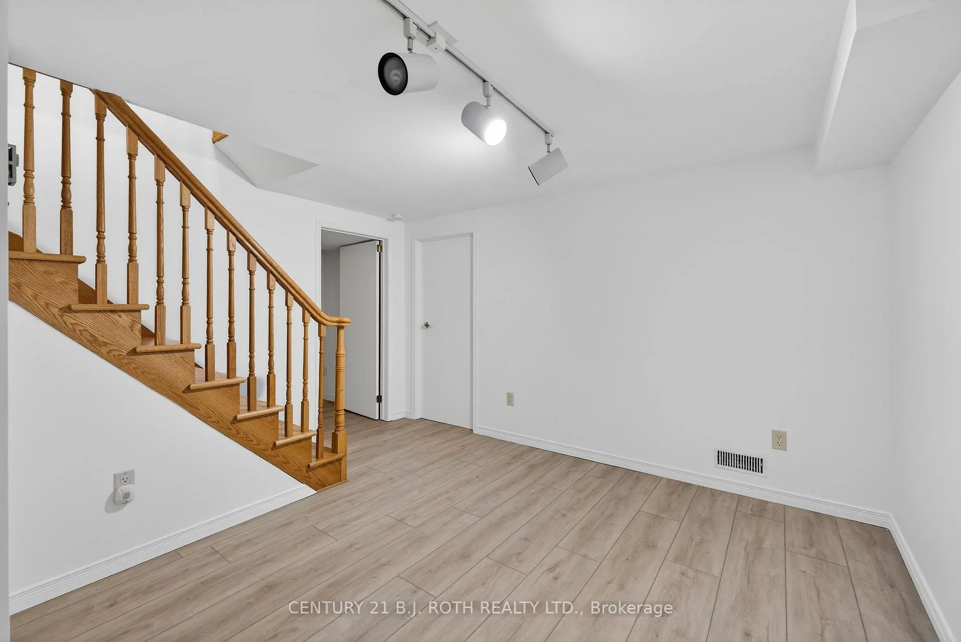 Photo 33 of 87 Tecumseth Pines Drive, New Tecumseth, Rural New Tecumseth — HOMEH
