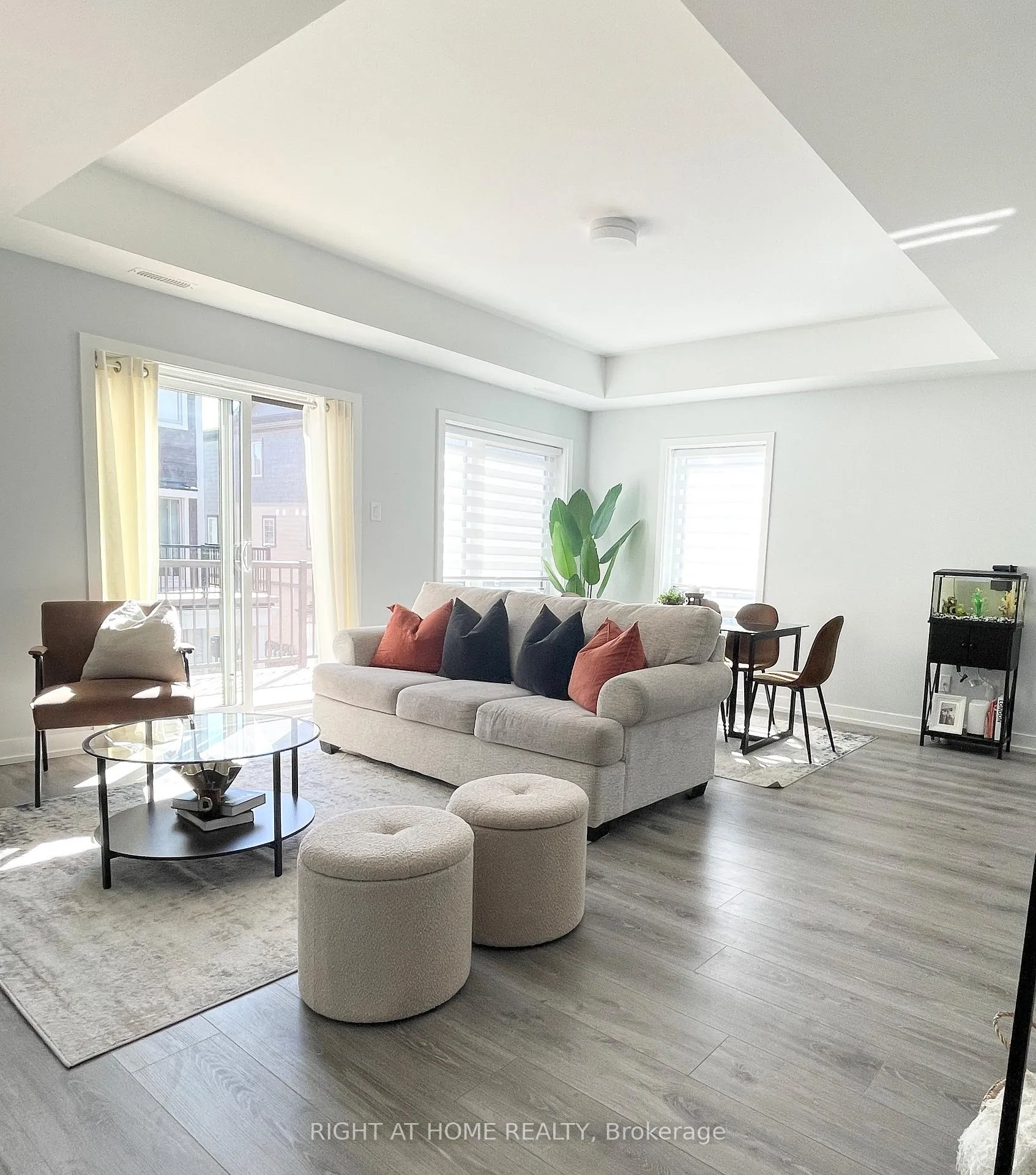 Photo 3 of 232 Anyolite Private, Ottawa, Barrhaven - Heritage Park — HOMEH