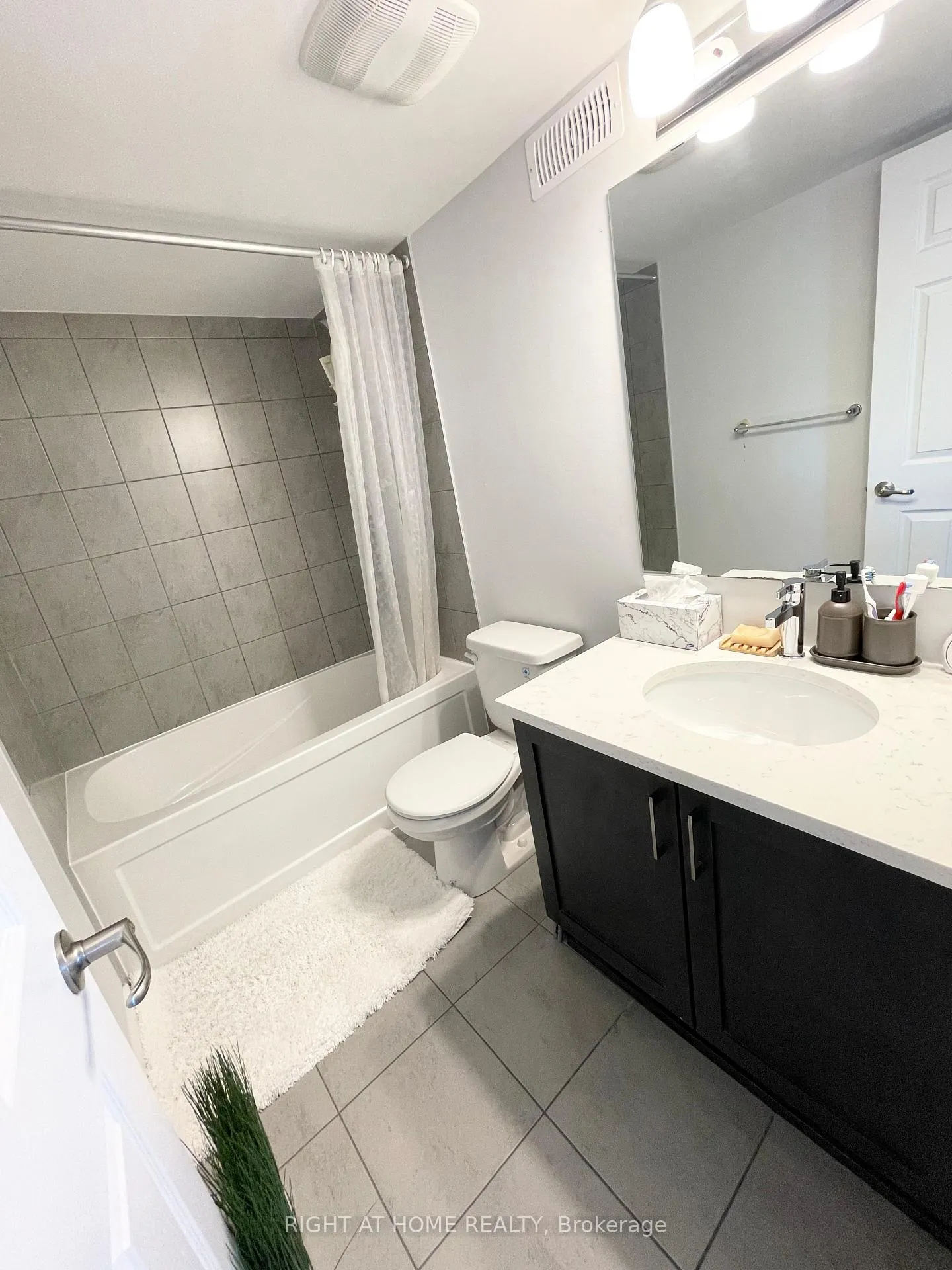 Photo 14 of 232 Anyolite Private, Ottawa, Barrhaven - Heritage Park — HOMEH