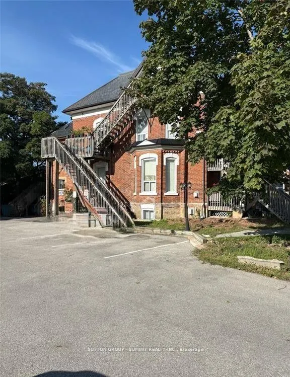 Photo 2 of Unit 9, 75 Mcintyre Crescent, Halton Hills, Georgetown — HOMEH
