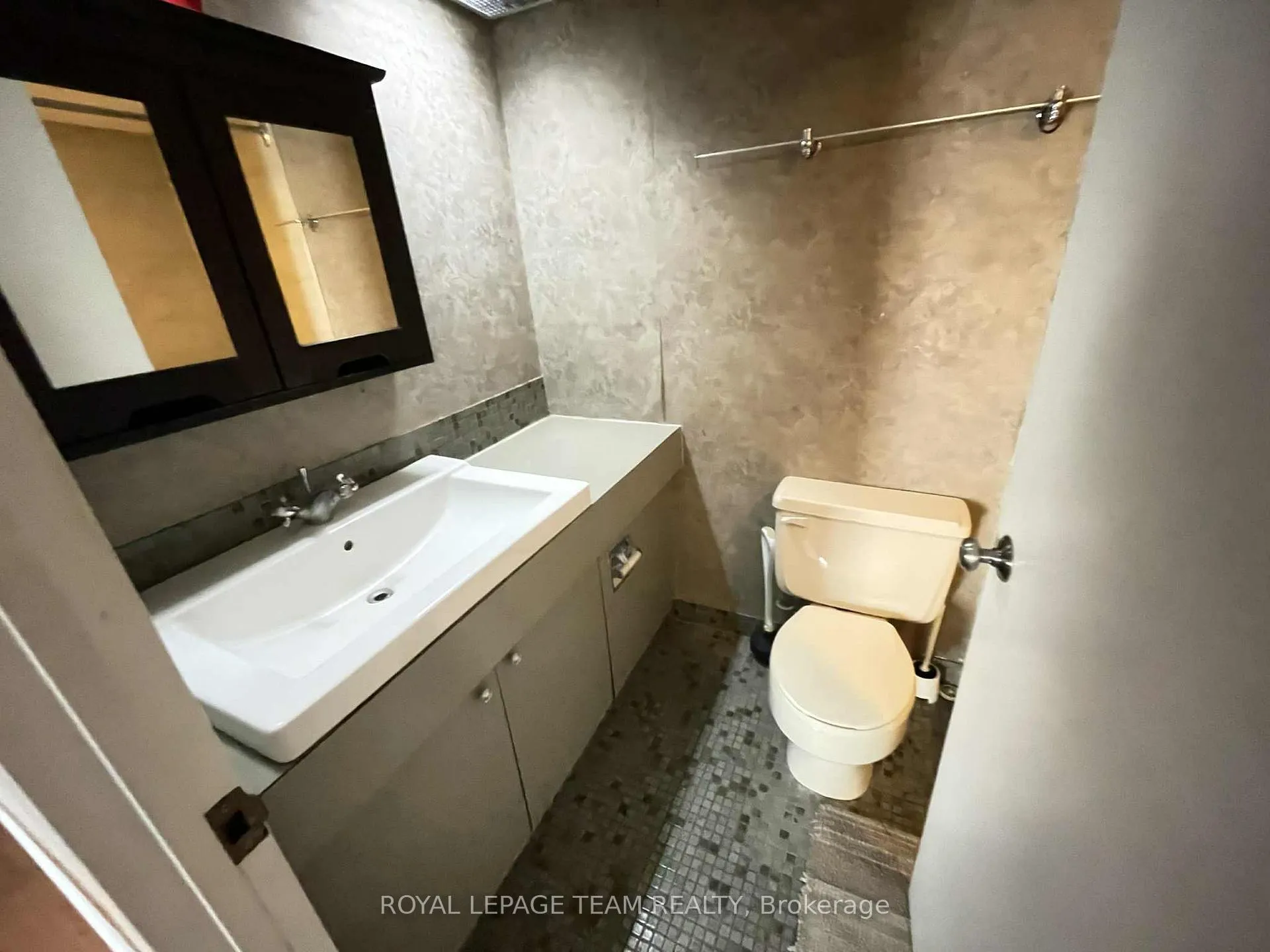 Photo 15 of Unit 602, 151 Bay Street, Ottawa, Ottawa Centre — HOMEH