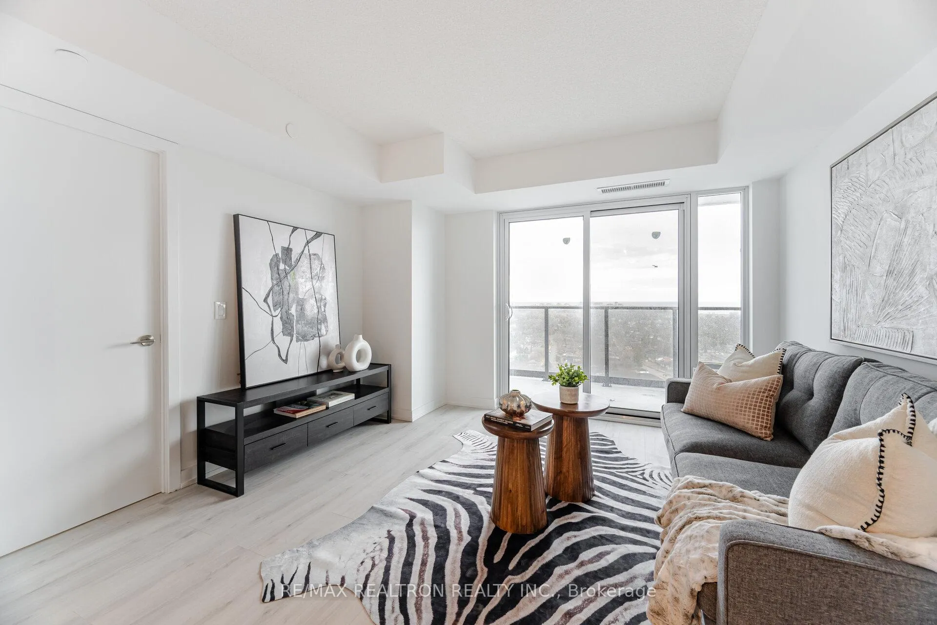 Photo 14 of Unit 2304, 1435 Celebration Drive, Pickering, Bay Ridges — HOMEH