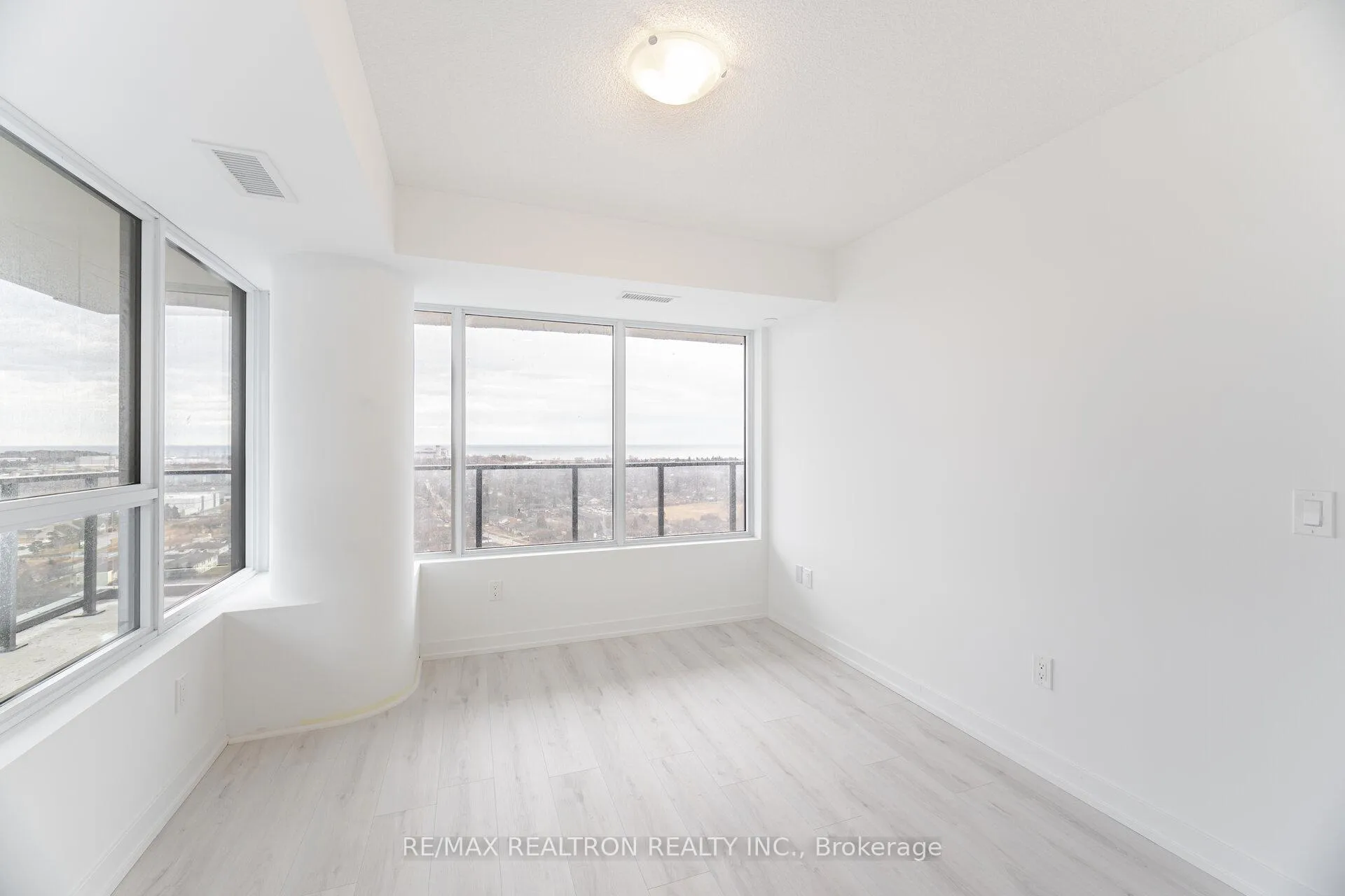 Photo 31 of Unit 2304, 1435 Celebration Drive, Pickering, Bay Ridges — HOMEH