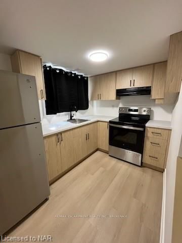 Photo 5 of Unit Lower B, 37 Parkdale Drive, Thorold, Thorold Downtown — HOMEH