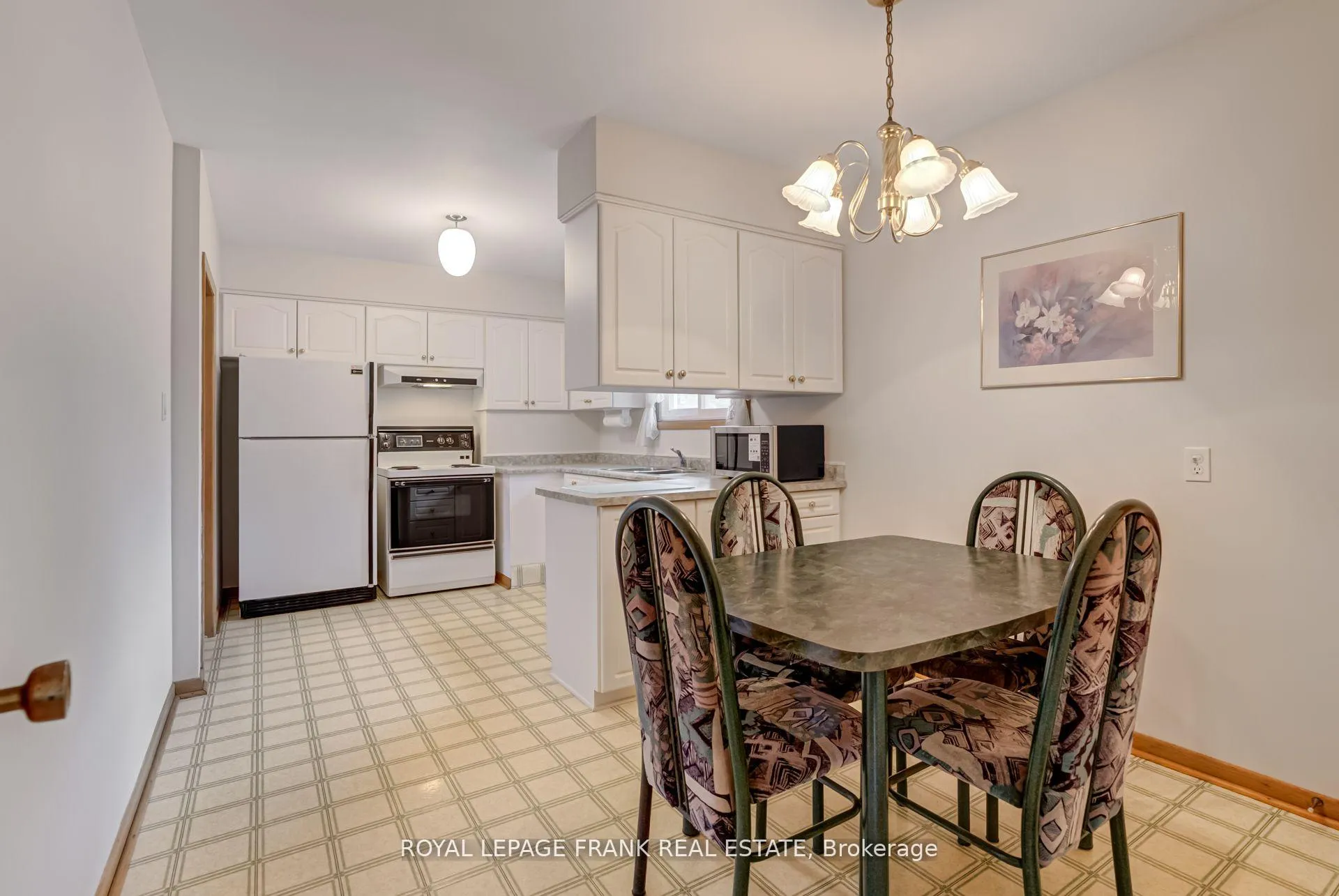 Photo 3 of 29 Sedgemount Drive, Scarborough, Woburn — HOMEH