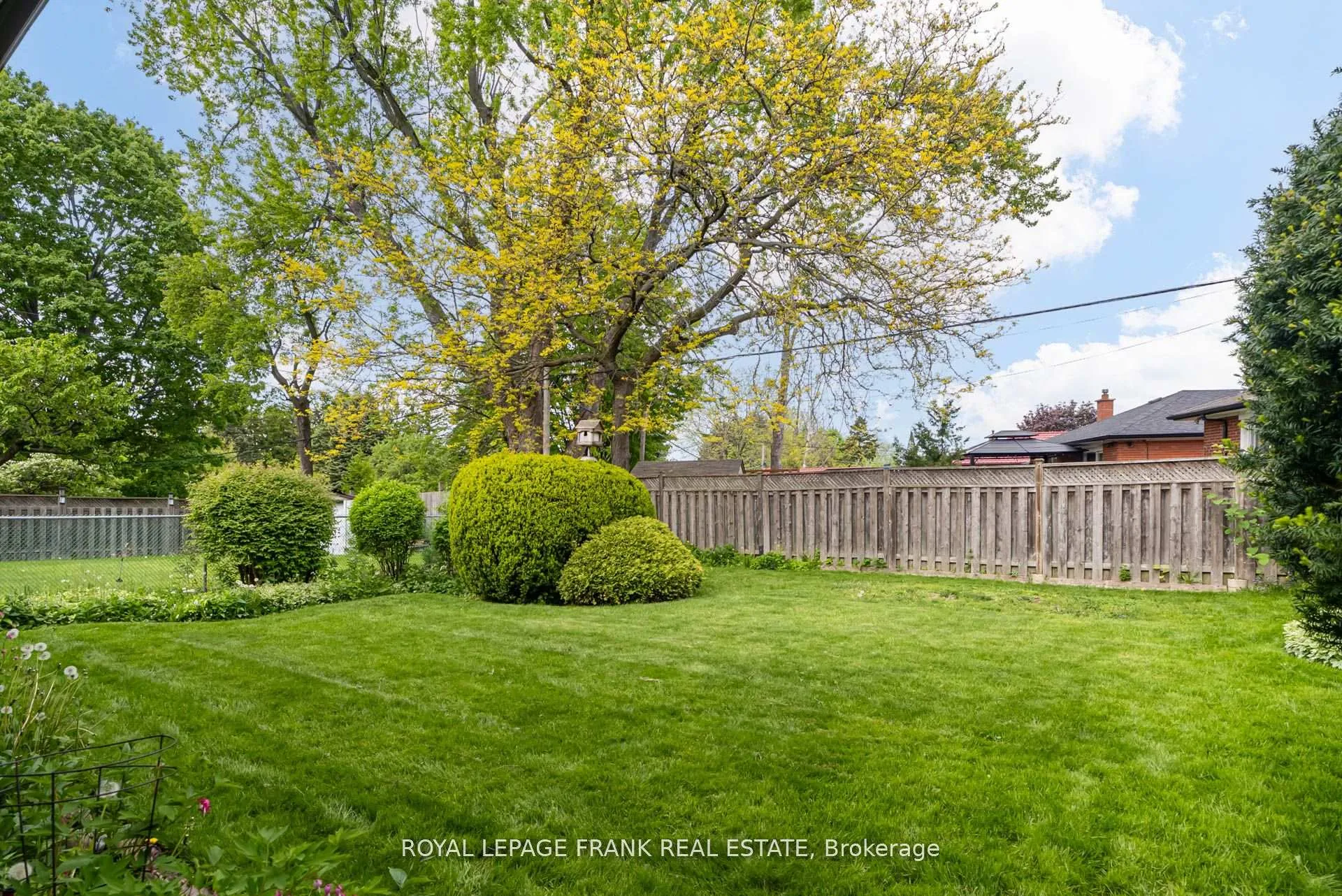 Photo 10 of 29 Sedgemount Drive, Scarborough, Woburn — HOMEH