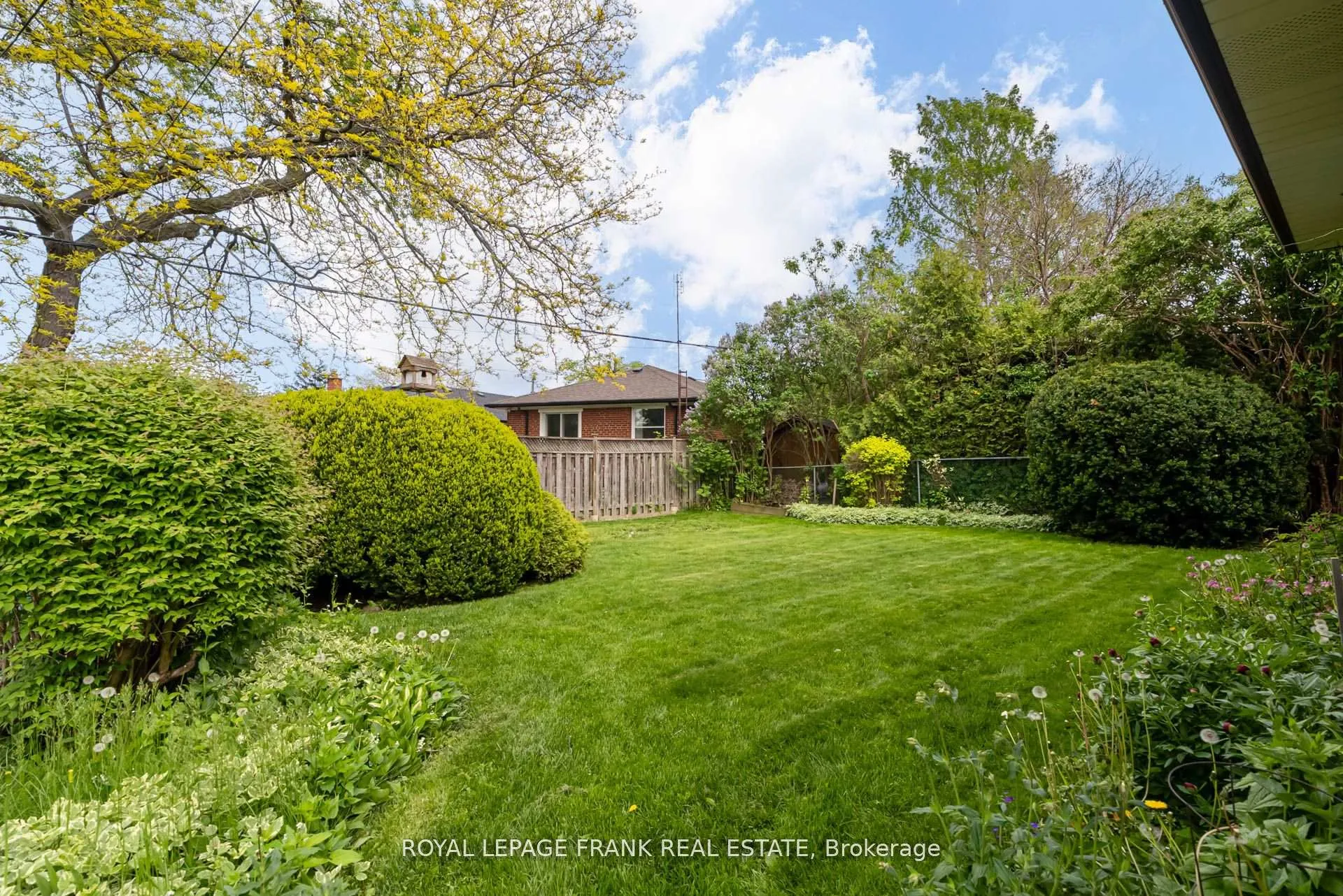Photo 11 of 29 Sedgemount Drive, Scarborough, Woburn — HOMEH