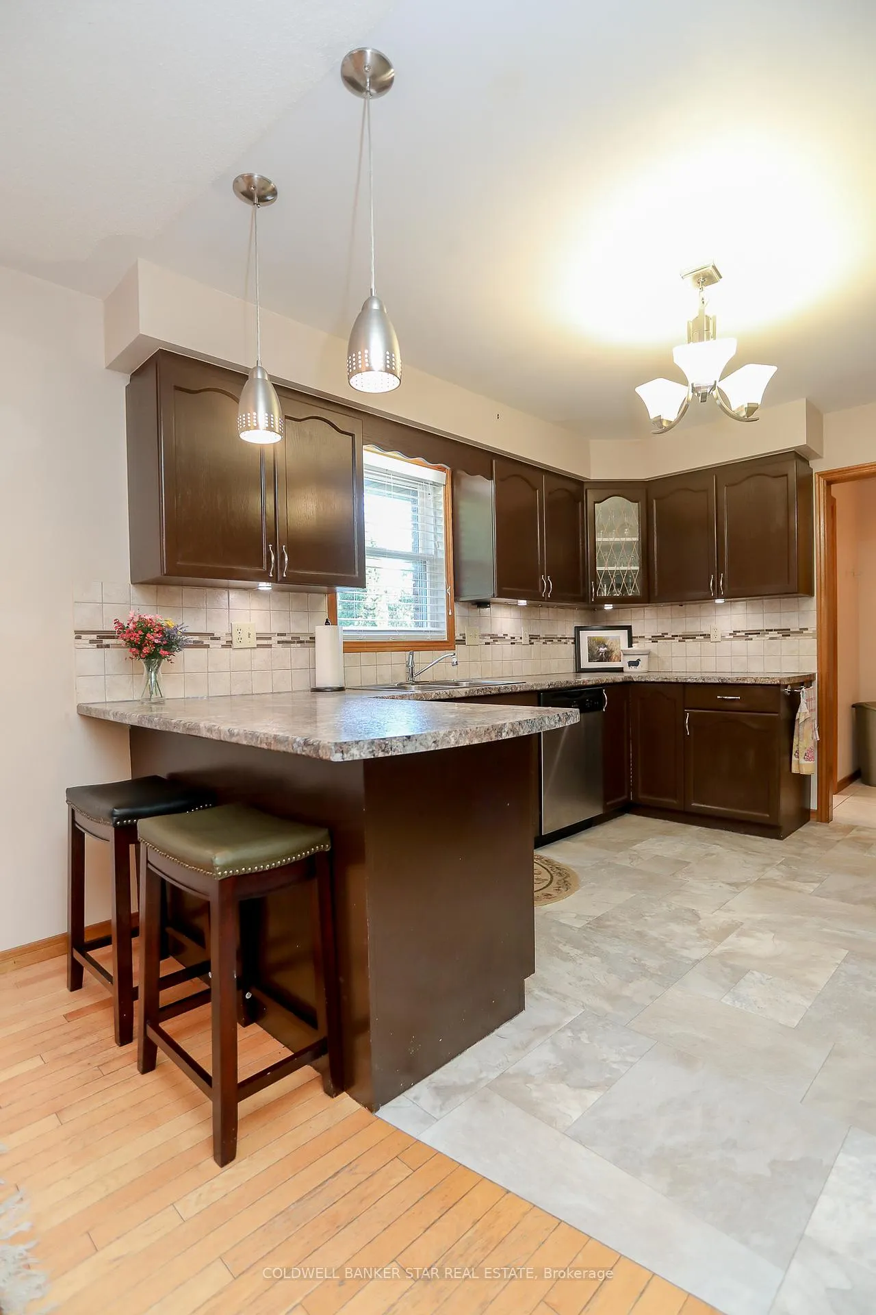 Photo 10 of 31 Sinclair Crescent, Aylmer — HOMEH
