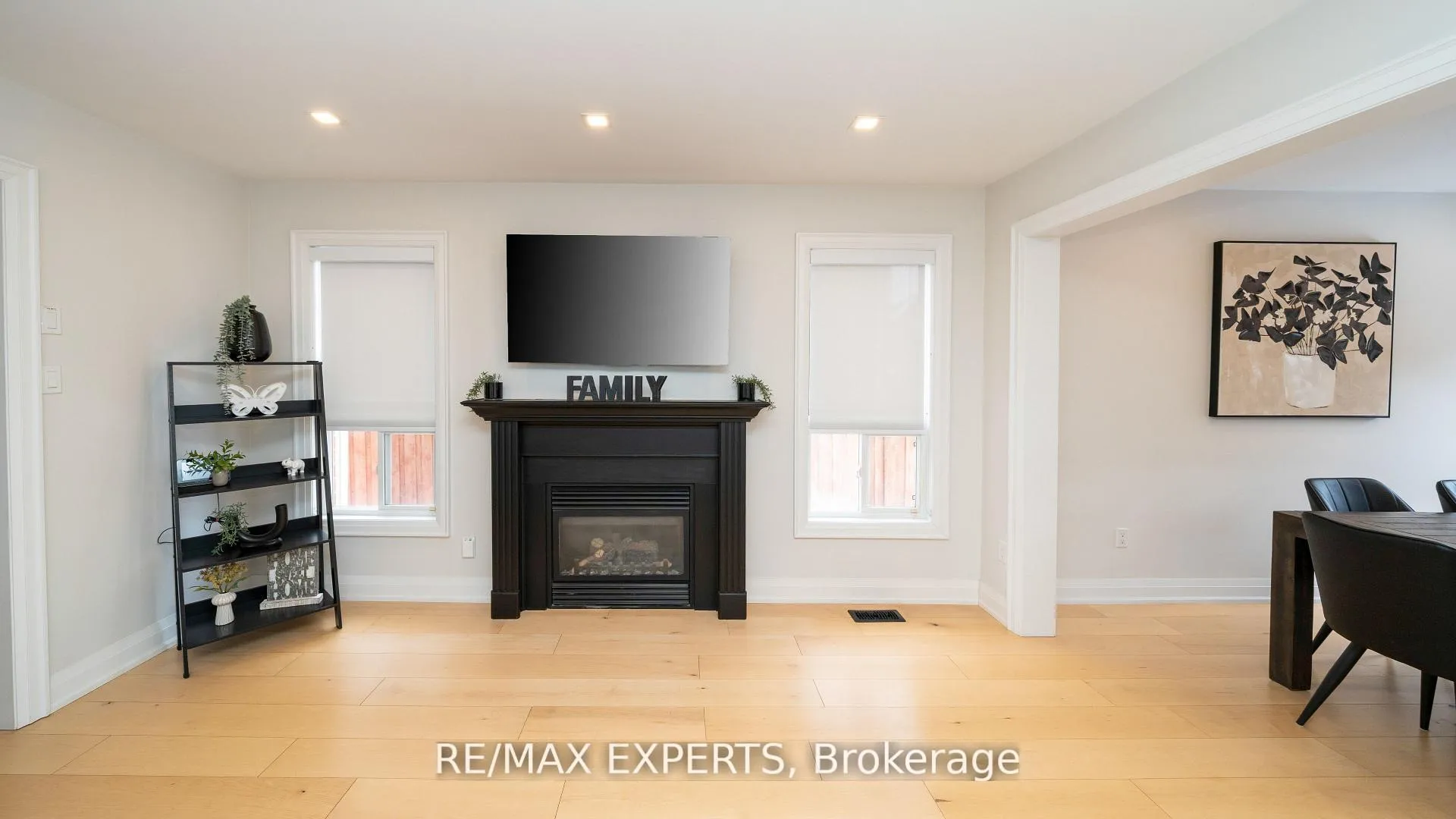 Photo 6 of 111 Argento Crescent, Vaughan, Vellore Village — HOMEH