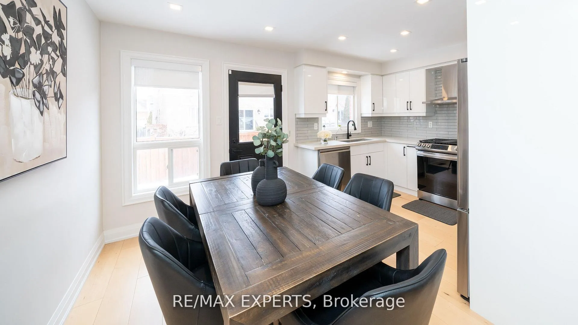 Photo 7 of 111 Argento Crescent, Vaughan, Vellore Village — HOMEH
